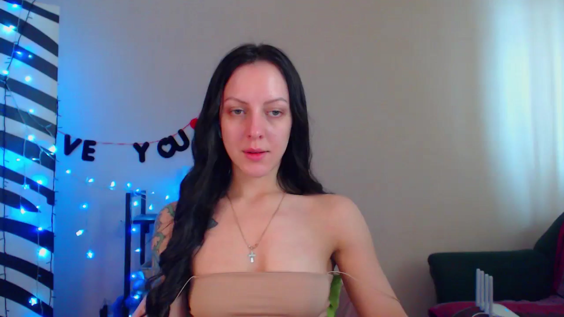 Gallery image thumbnail from Cos_Sexy's myfreecams stream on, 03/06/2024, 11:10 image 16 of 20