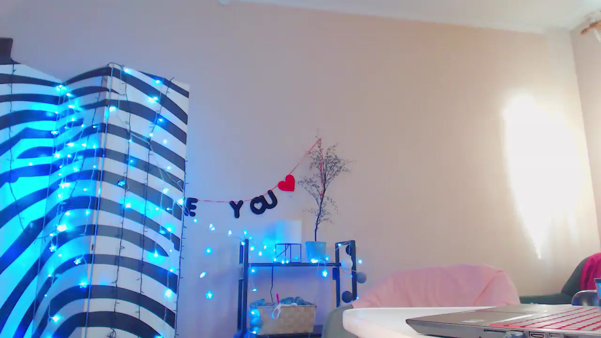 Gallery image thumbnail from Cos_Sexy's myfreecams stream on, 03/06/2024, 14:31 image 16 of 20