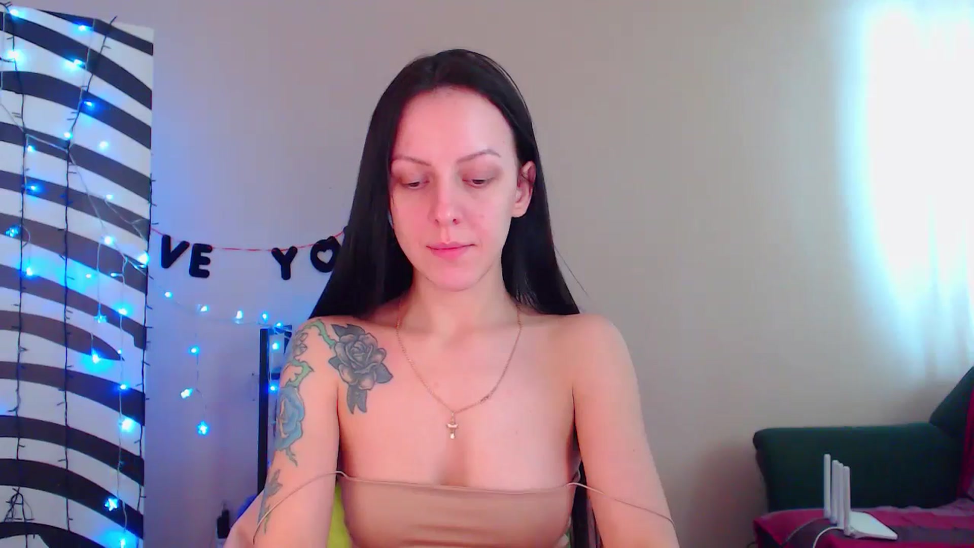 Gallery image thumbnail from Cos_Sexy's myfreecams stream on, 03/08/2024, 13:31 image 3 of 20