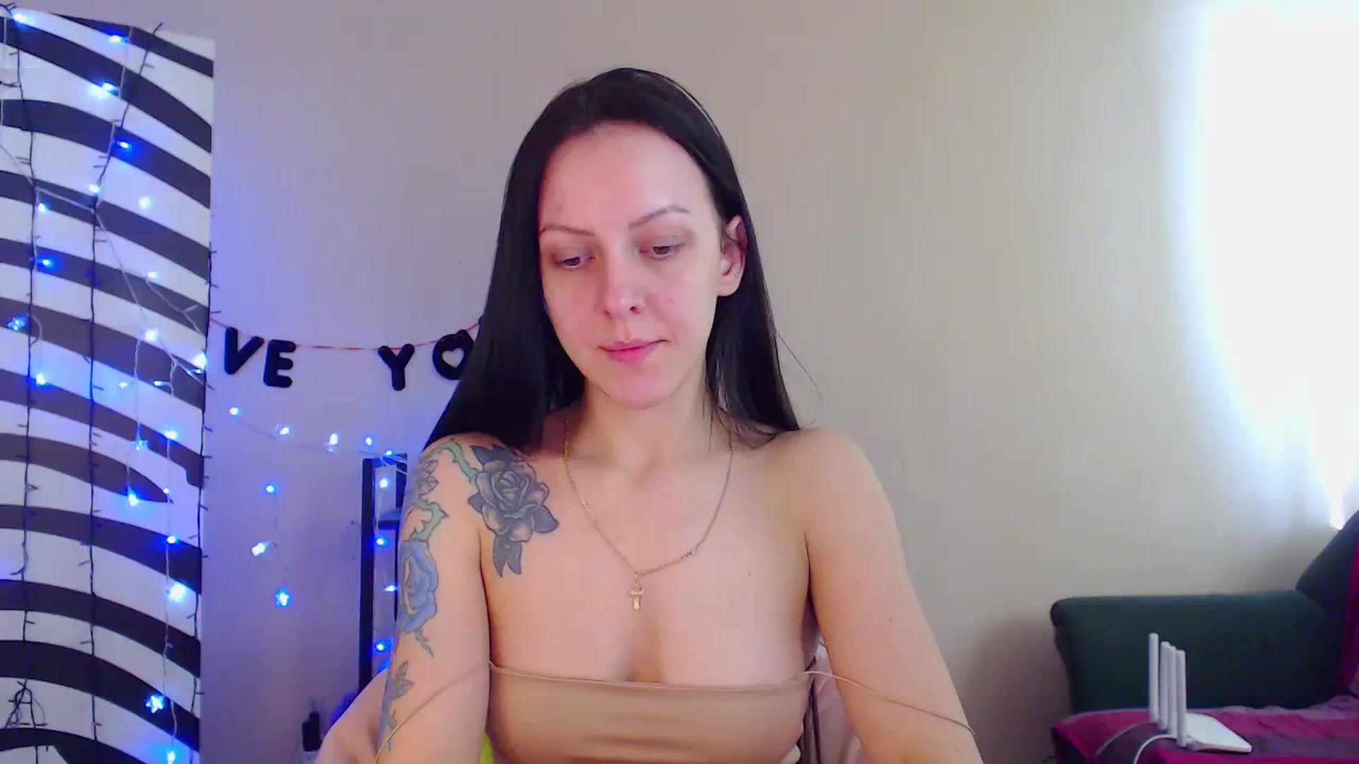 Gallery image thumbnail from Cos_Sexy's myfreecams stream on, 03/08/2024, 13:31 image 8 of 20