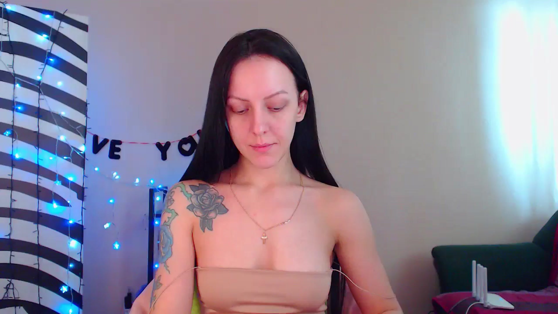 Gallery image thumbnail from Cos_Sexy's myfreecams stream on, 03/08/2024, 13:31 image 2 of 20