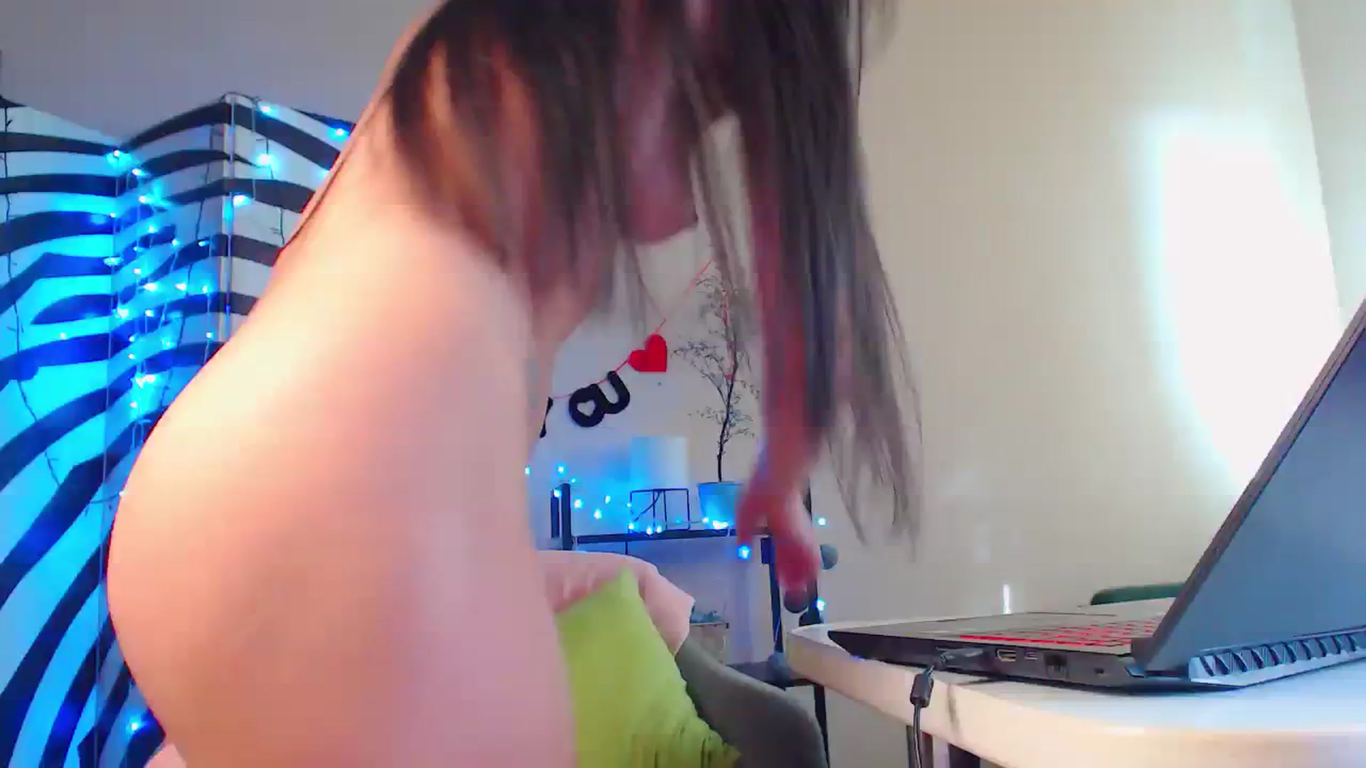Gallery image thumbnail from Cos_Sexy's myfreecams stream on, 03/10/2024, 13:59 image 11 of 20