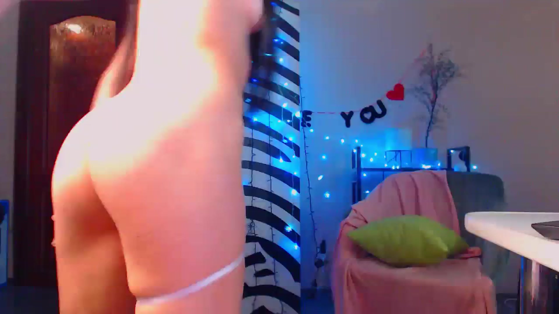 Gallery image thumbnail from Cos_Sexy's myfreecams stream on, 03/12/2024, 12:11 image 4 of 20
