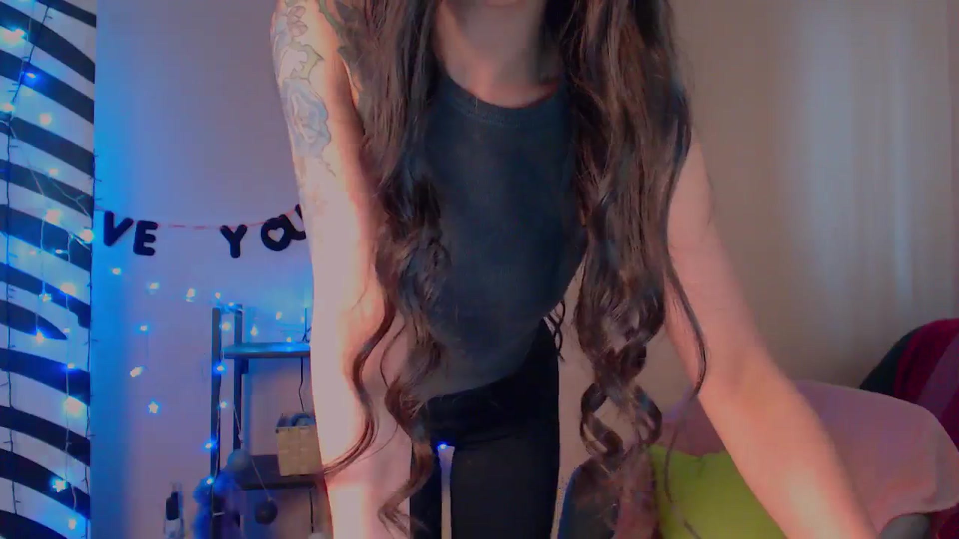 Gallery image thumbnail from Cos_Sexy's myfreecams stream on, 03/20/2024, 12:42 image 8 of 20