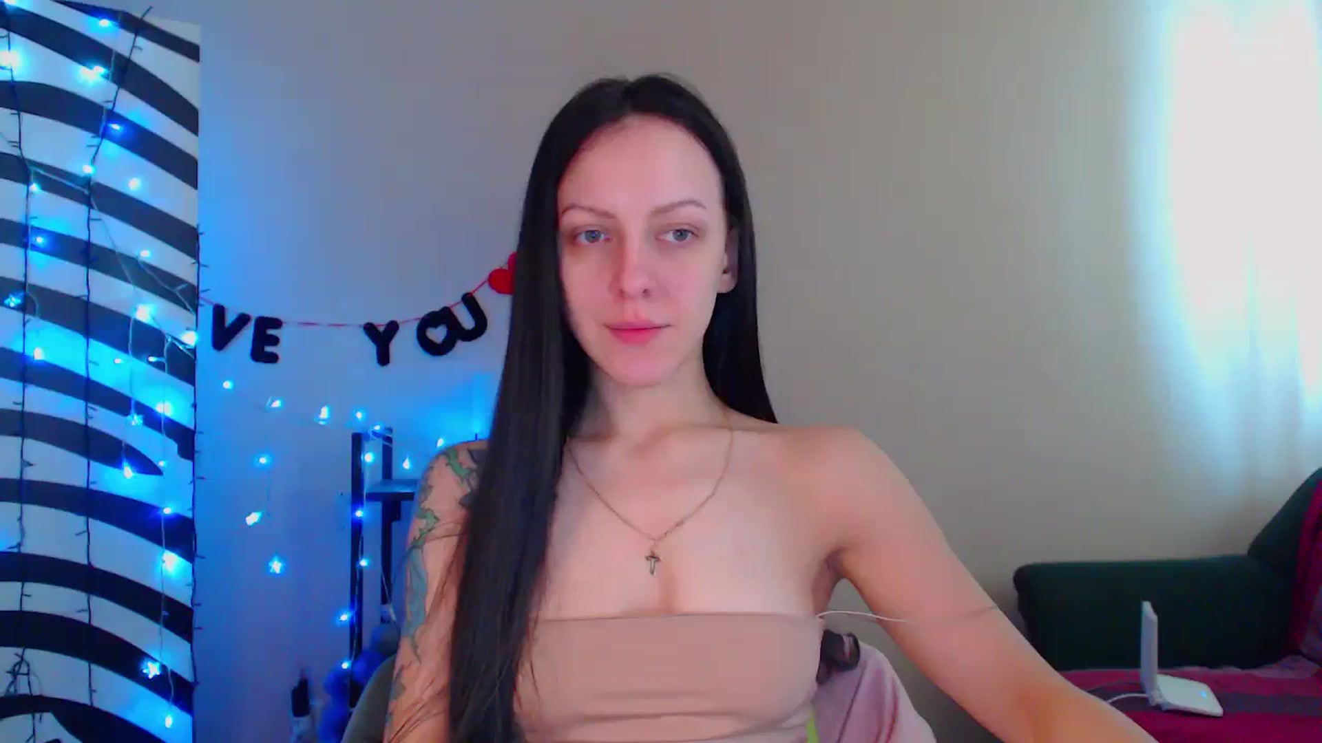 Gallery image thumbnail from Cos_Sexy's myfreecams stream on, 03/23/2024, 12:13 image 1 of 20