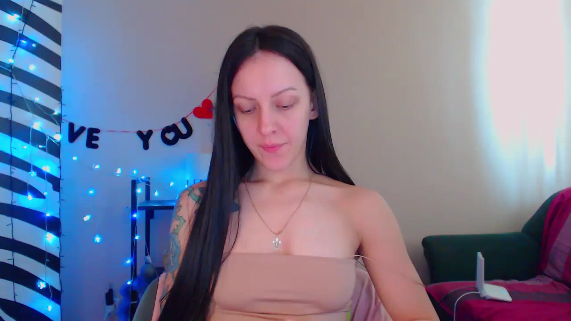 Gallery image thumbnail from Cos_Sexy's myfreecams stream on, 03/23/2024, 12:13 image 9 of 20
