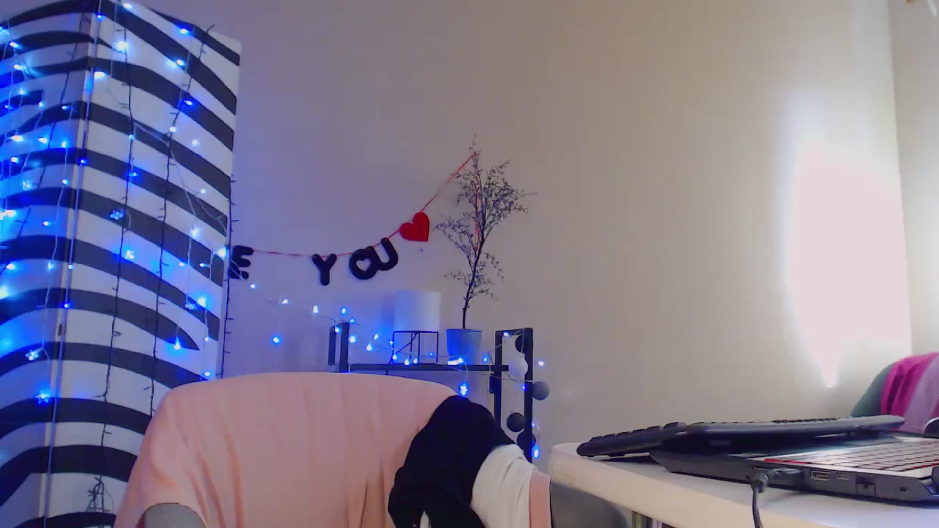 Gallery image thumbnail from Cos_Sexy's myfreecams stream on, 03/23/2024, 13:42 image 20 of 20