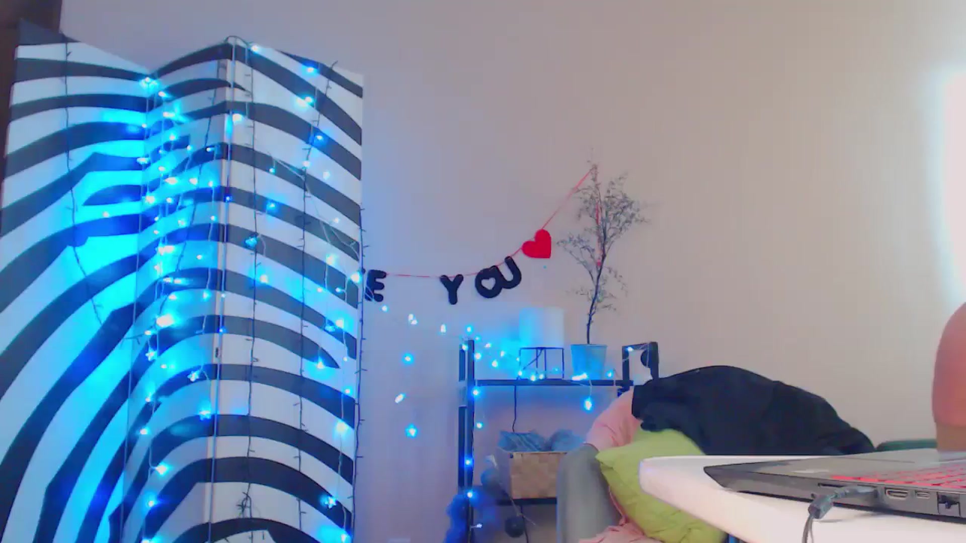 Gallery image thumbnail from Cos_Sexy's myfreecams stream on, 03/26/2024, 13:14 image 14 of 20