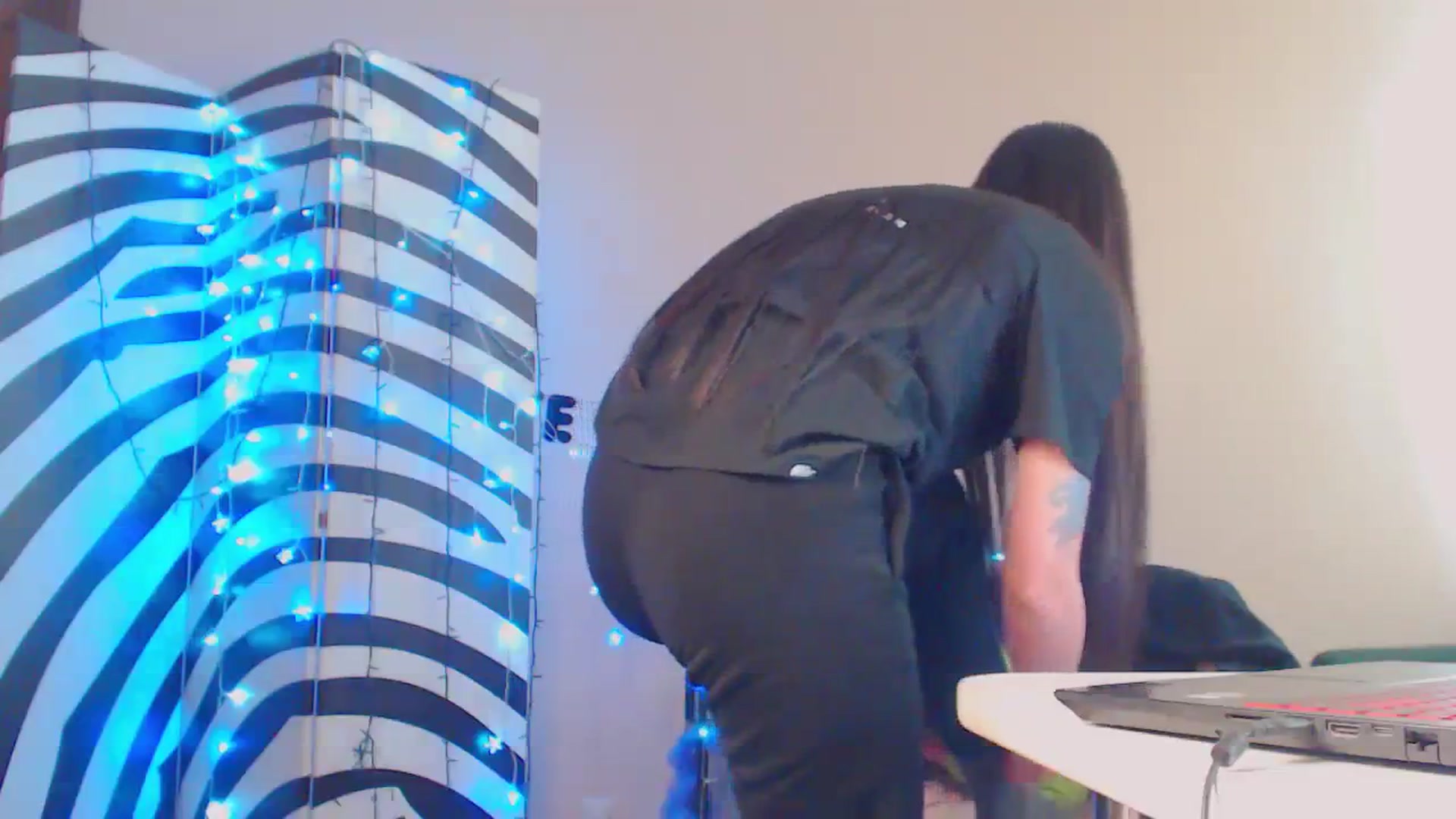 Gallery image thumbnail from Cos_Sexy's myfreecams stream on, 03/26/2024, 13:14 image 20 of 20