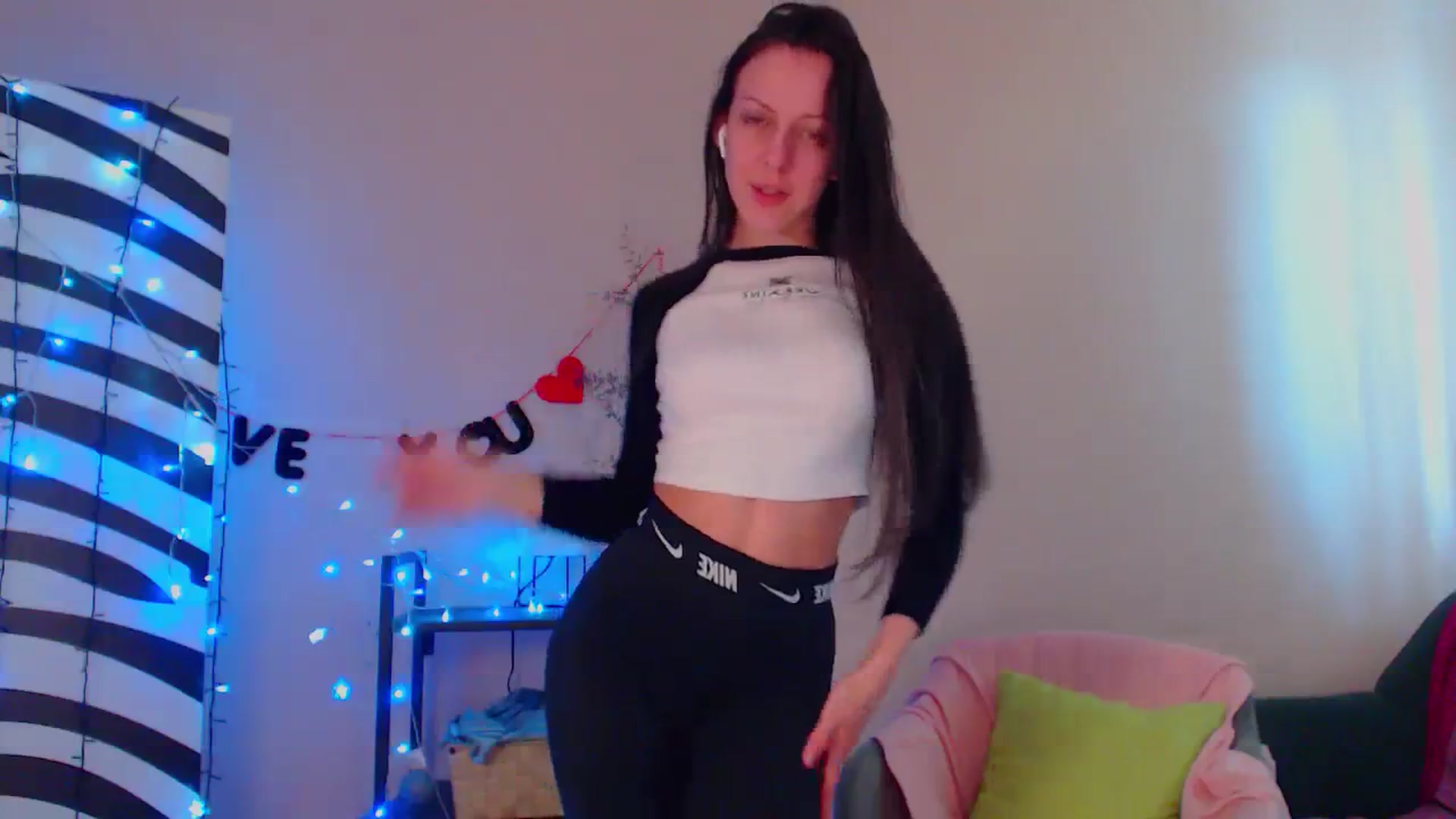 Gallery image thumbnail from Cos_Sexy's myfreecams stream on, 04/03/2024, 11:24 image 2 of 20