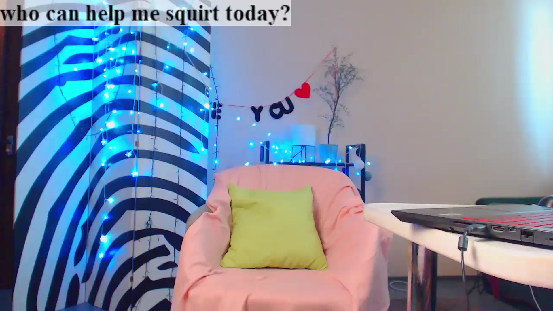 Gallery image thumbnail from Cos_Sexy's myfreecams stream on, 04/08/2024, 12:13 image 3 of 20