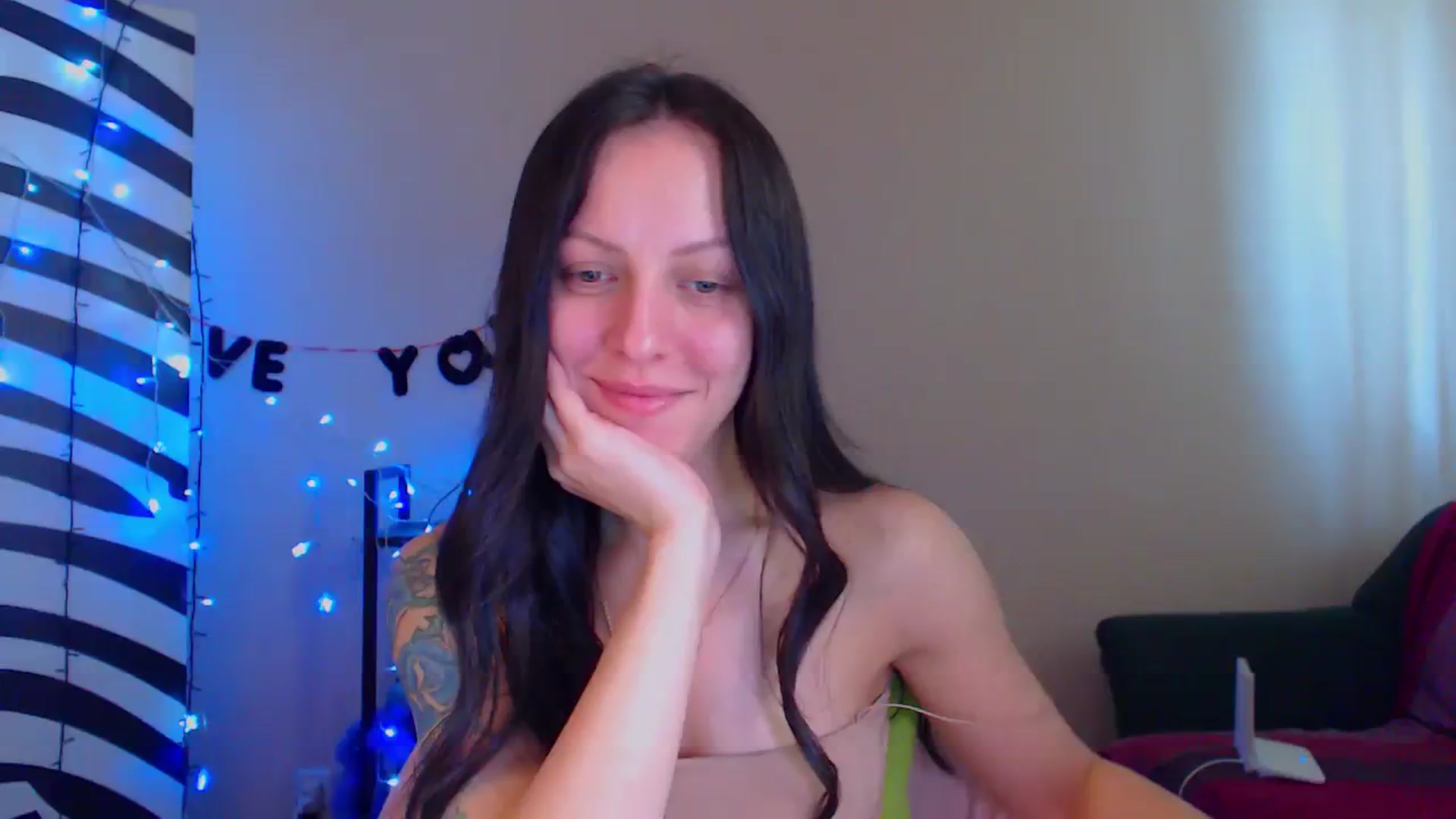Gallery image thumbnail from Cos_Sexy's myfreecams stream on, 04/10/2024, 11:19 image 3 of 20