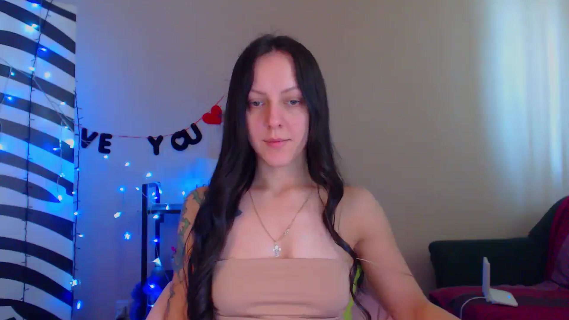 Gallery image thumbnail from Cos_Sexy's myfreecams stream on, 04/10/2024, 11:19 image 6 of 20