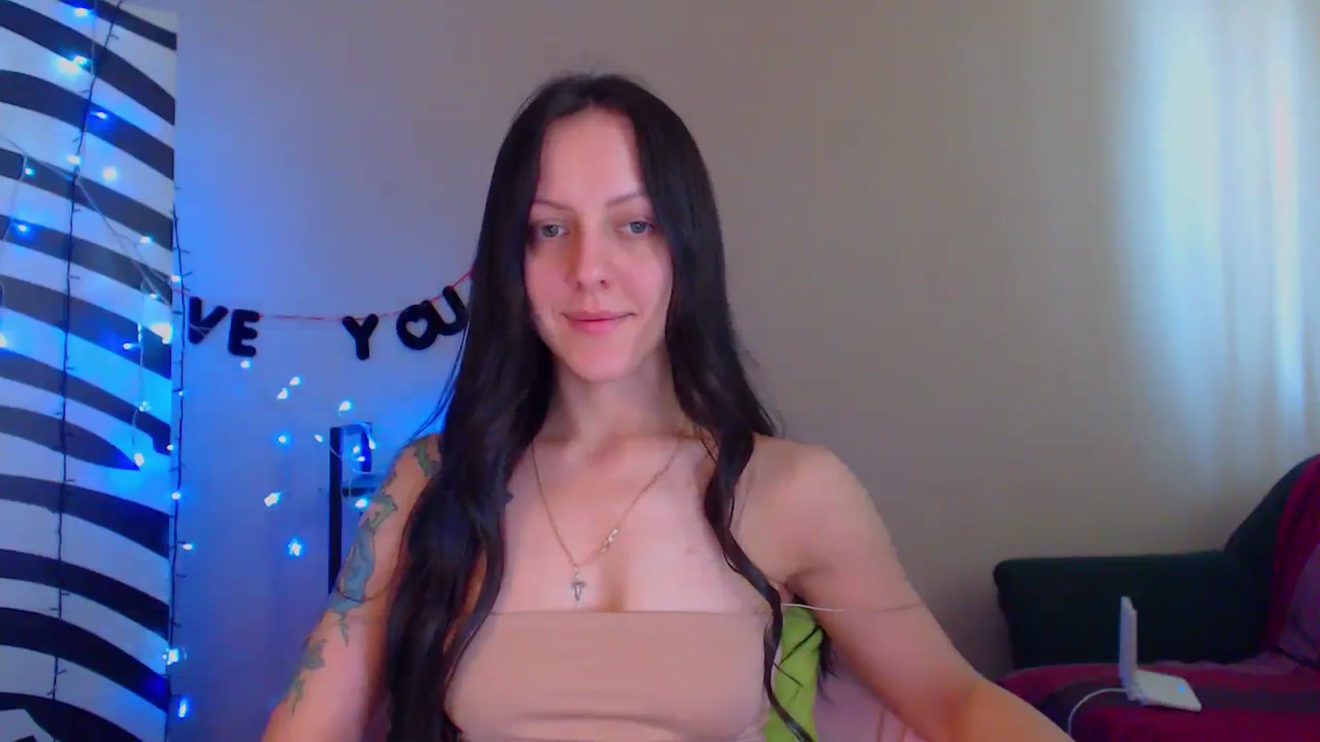 Gallery image thumbnail from Cos_Sexy's myfreecams stream on, 04/10/2024, 11:19 image 9 of 20