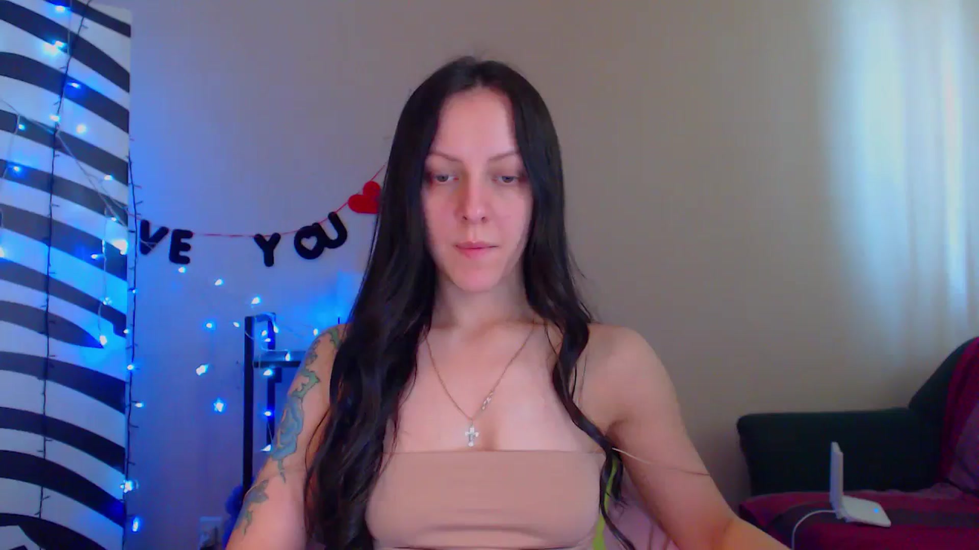 Gallery image thumbnail from Cos_Sexy's myfreecams stream on, 04/10/2024, 11:19 image 7 of 20