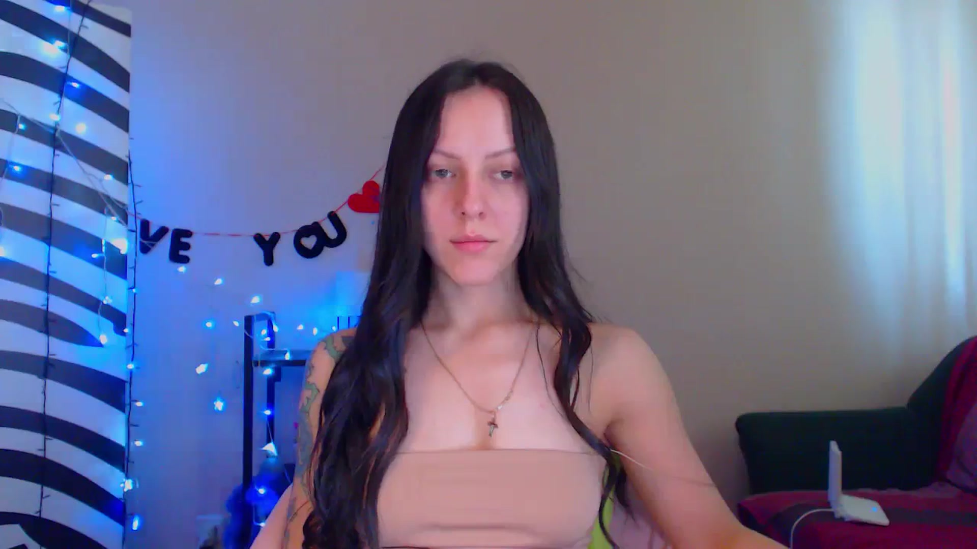 Gallery image thumbnail from Cos_Sexy's myfreecams stream on, 04/10/2024, 11:19 image 2 of 20