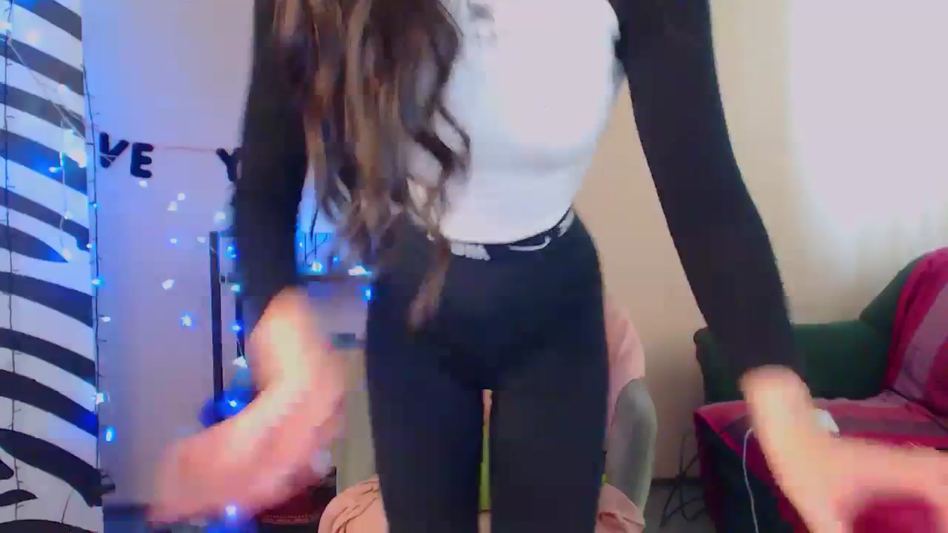Gallery image thumbnail from Cos_Sexy's myfreecams stream on, 04/10/2024, 12:42 image 20 of 20