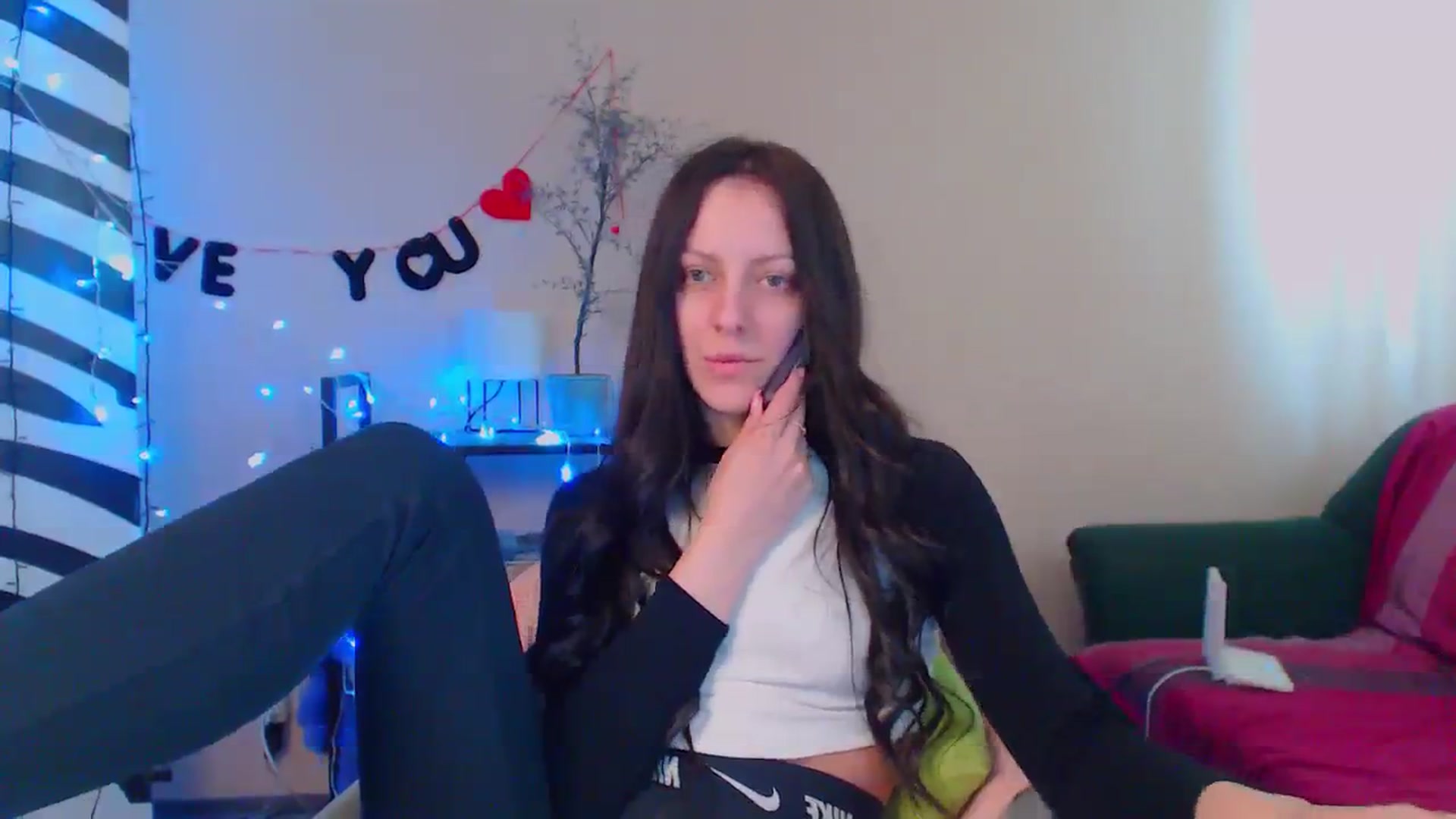 Gallery image thumbnail from Cos_Sexy's myfreecams stream on, 04/10/2024, 12:42 image 18 of 20