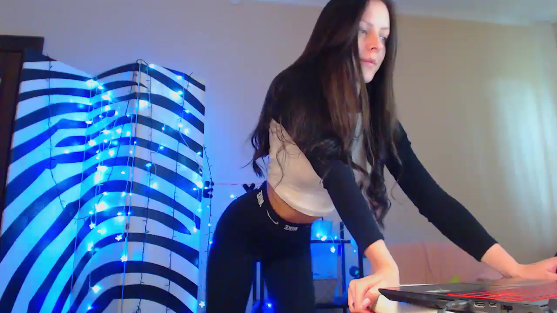 Gallery image thumbnail from Cos_Sexy's myfreecams stream on, 04/19/2024, 11:46 image 3 of 20