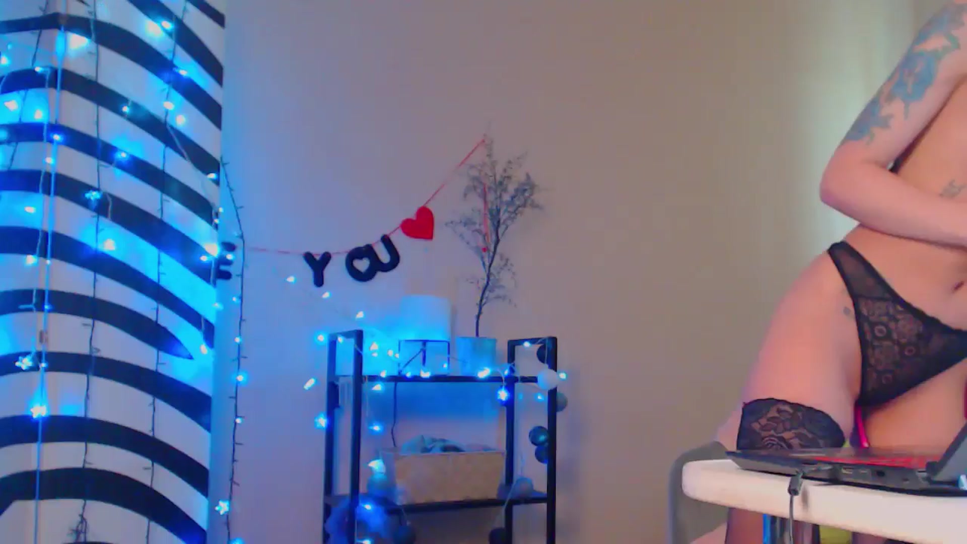 Gallery image thumbnail from Cos_Sexy's myfreecams stream on, 04/26/2024, 11:45 image 20 of 20