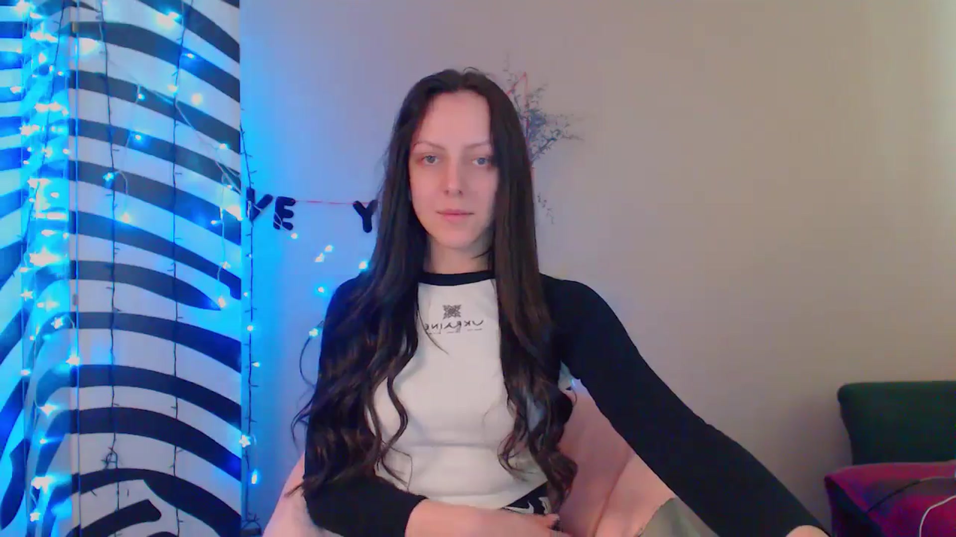 Gallery image thumbnail from Cos_Sexy's myfreecams stream on, 04/26/2024, 12:36 image 20 of 20