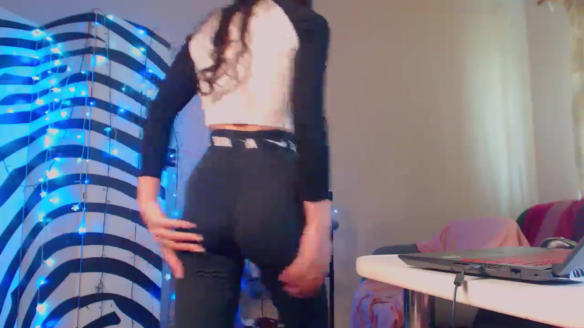 Gallery image thumbnail from Cos_Sexy's myfreecams stream on, 04/26/2024, 12:36 image 15 of 20