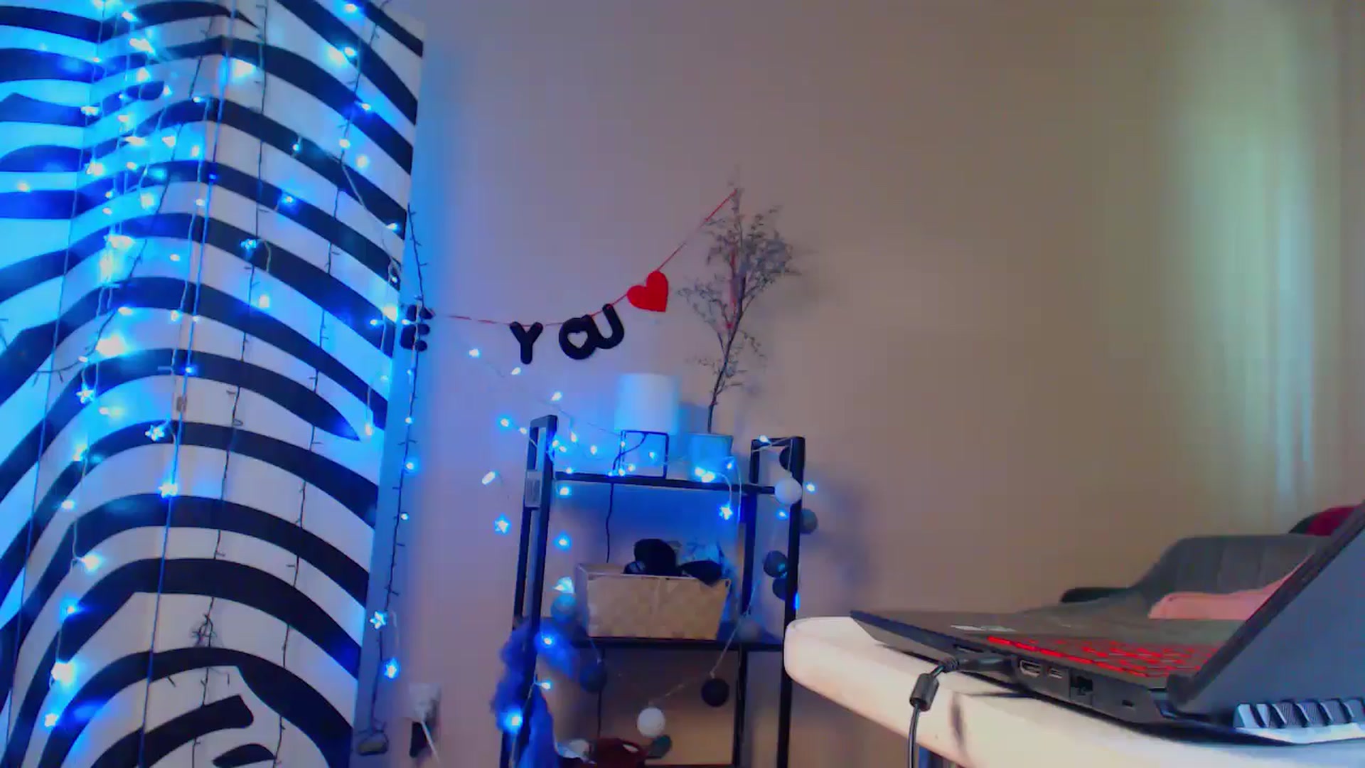 Gallery image thumbnail from Cos_Sexy's myfreecams stream on, 04/29/2024, 10:57 image 1 of 20