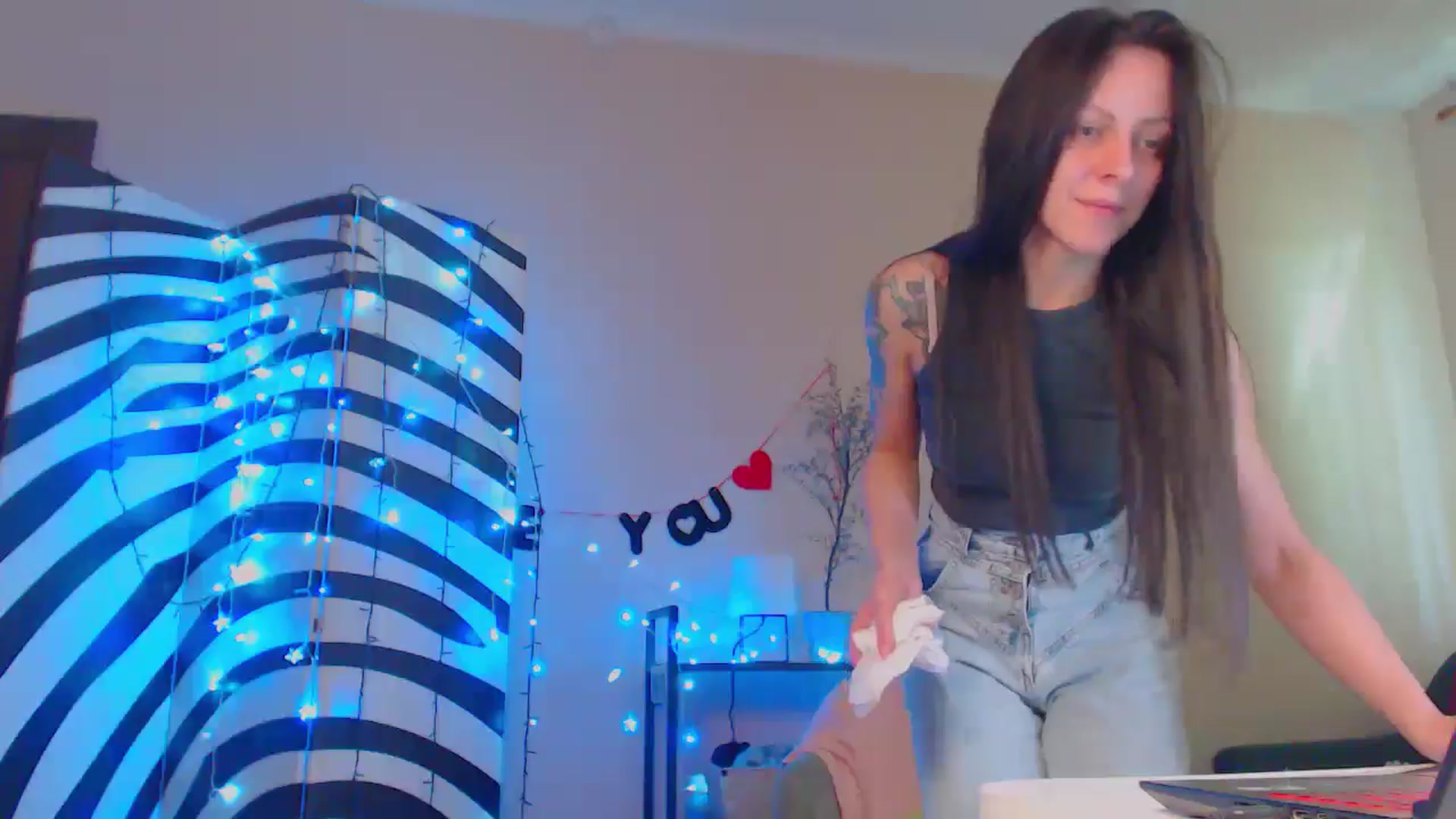 Gallery image thumbnail from Cos_Sexy's myfreecams stream on, 04/29/2024, 13:01 image 20 of 20