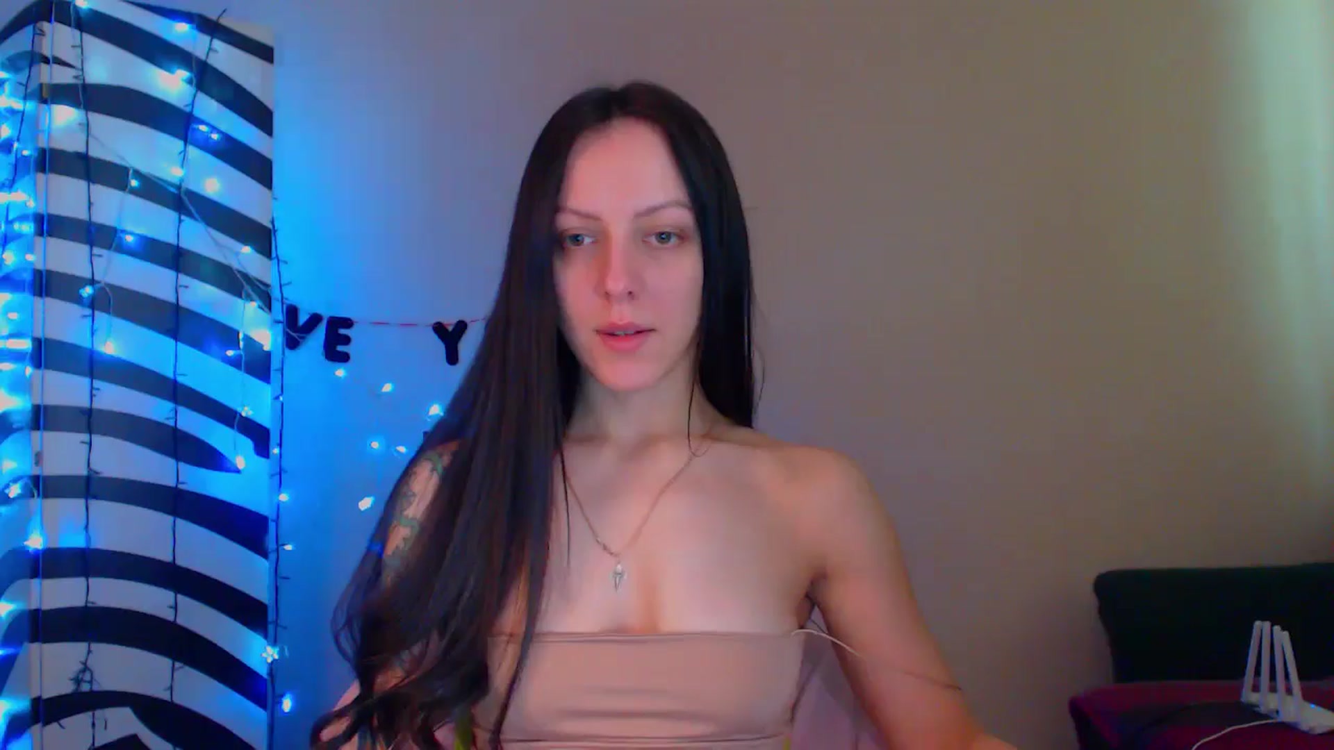 Gallery image thumbnail from Cos_Sexy's myfreecams stream on, 04/30/2024, 11:05 image 5 of 20