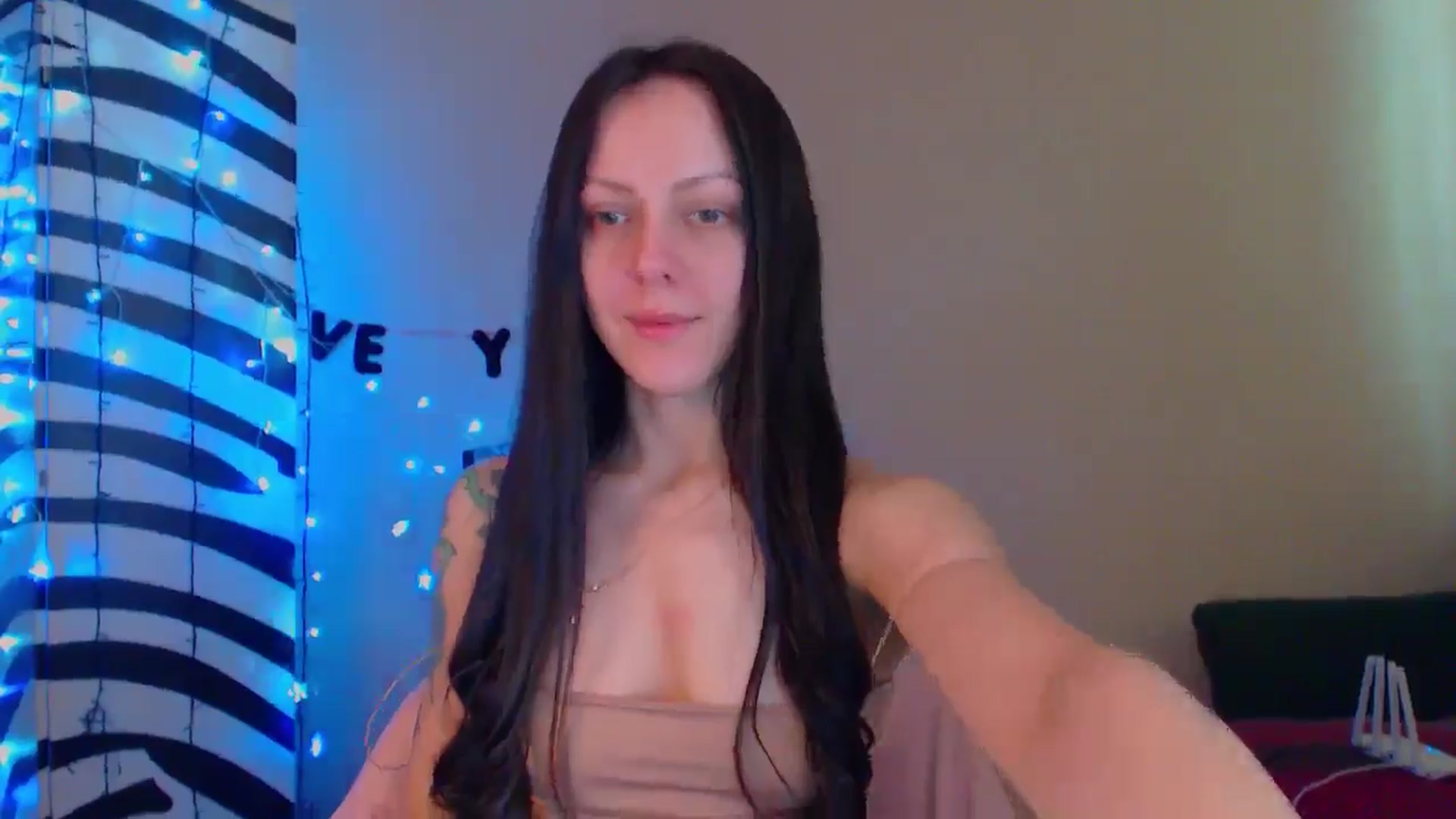 Gallery image thumbnail from Cos_Sexy's myfreecams stream on, 04/30/2024, 11:05 image 10 of 20
