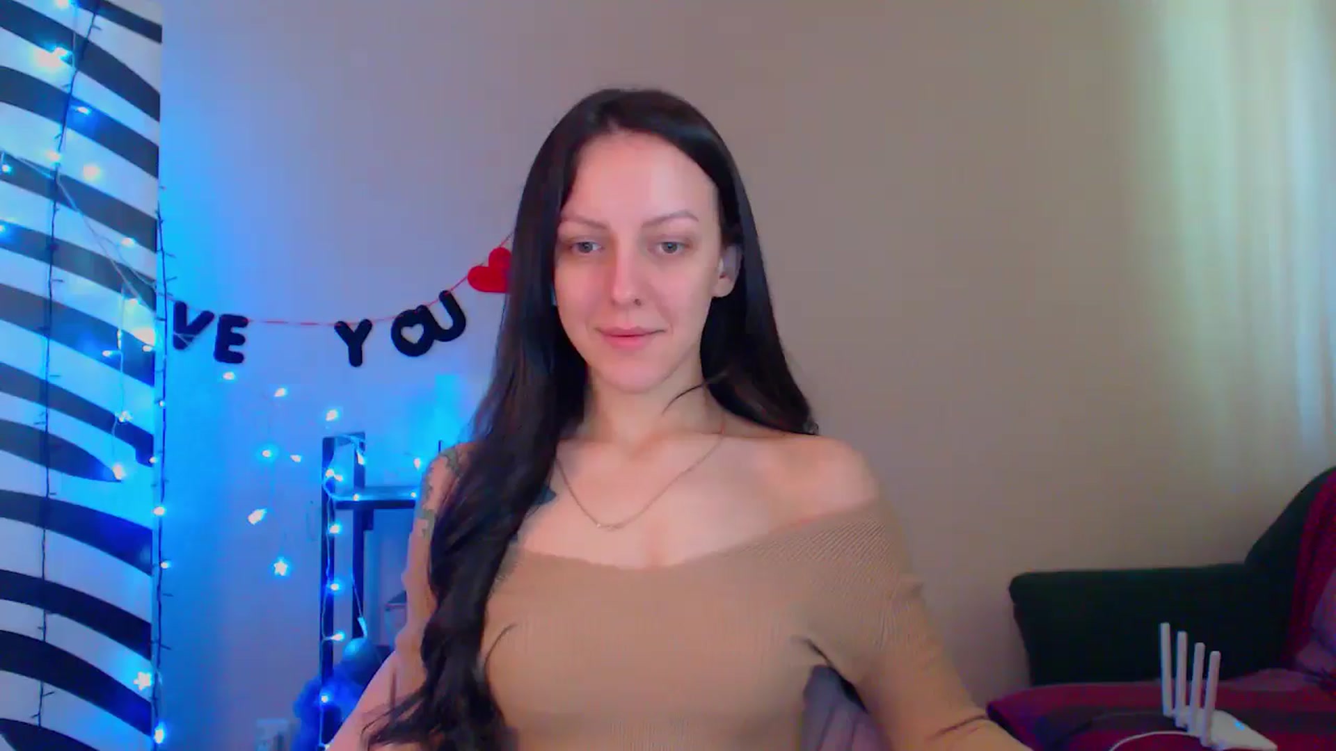 Gallery image thumbnail from Cos_Sexy's myfreecams stream on, 05/02/2024, 11:04 image 4 of 20