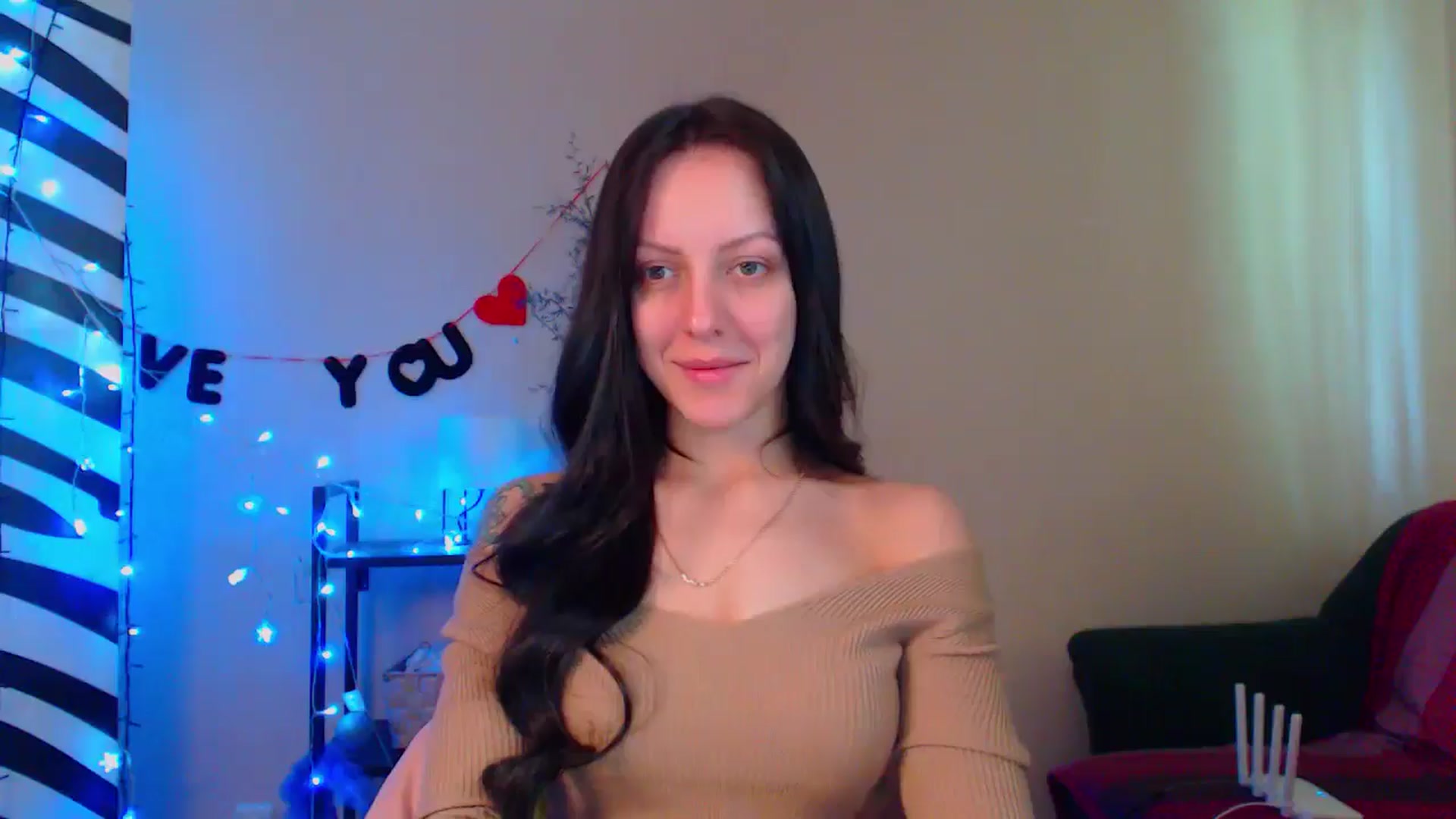 Gallery image thumbnail from Cos_Sexy's myfreecams stream on, 05/03/2024, 10:50 image 1 of 20