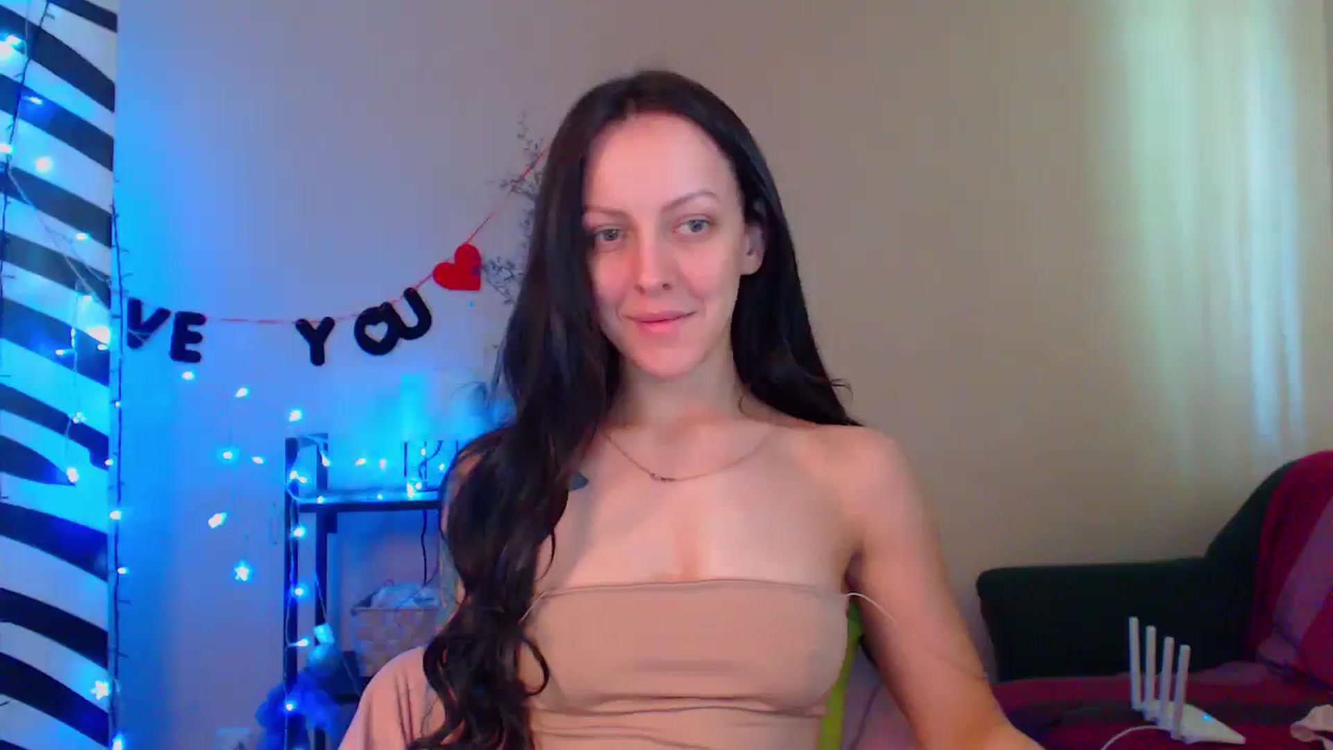 Gallery image thumbnail from Cos_Sexy's myfreecams stream on, 05/03/2024, 10:50 image 11 of 20