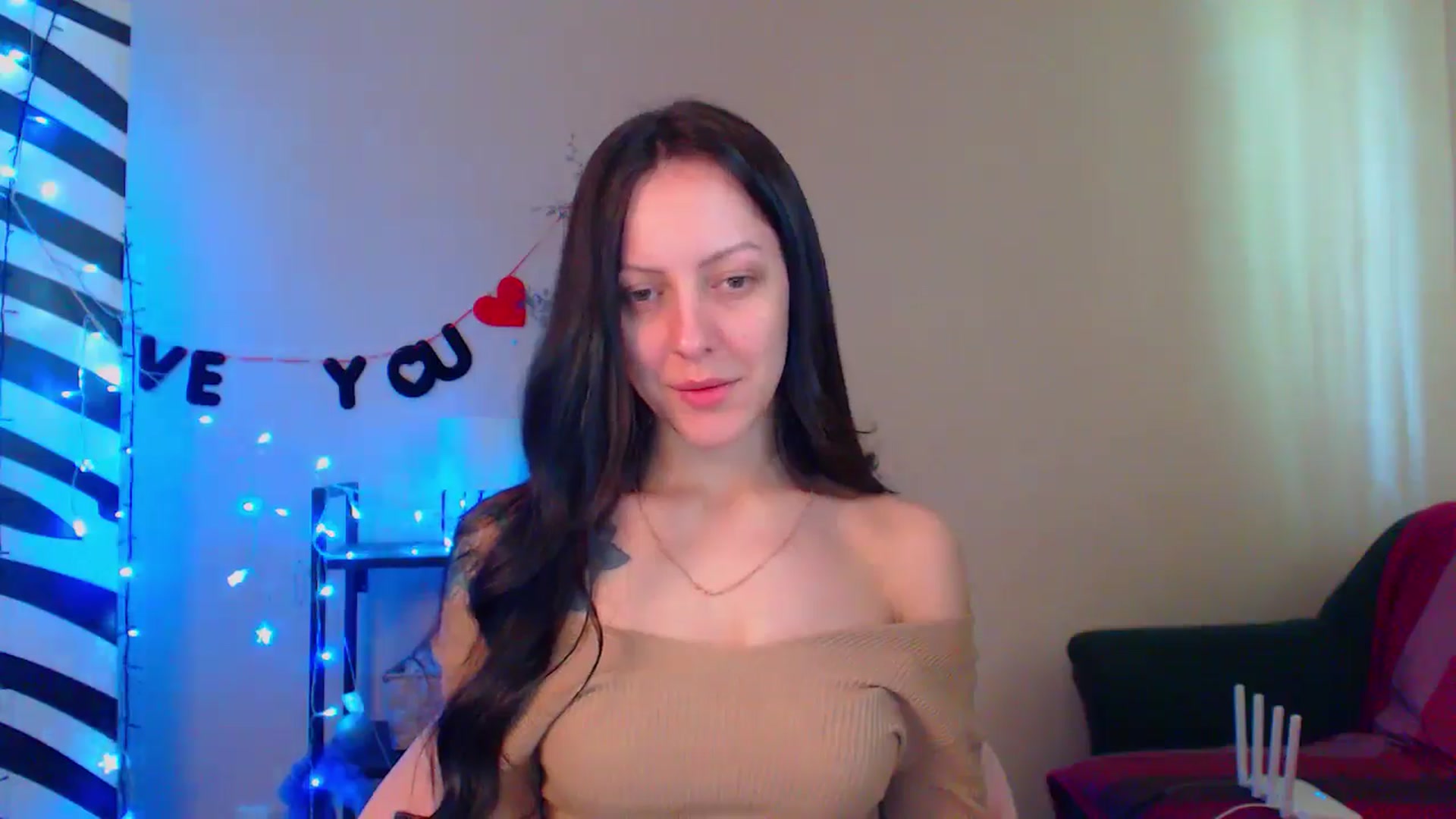 Gallery image thumbnail from Cos_Sexy's myfreecams stream on, 05/03/2024, 10:50 image 7 of 20