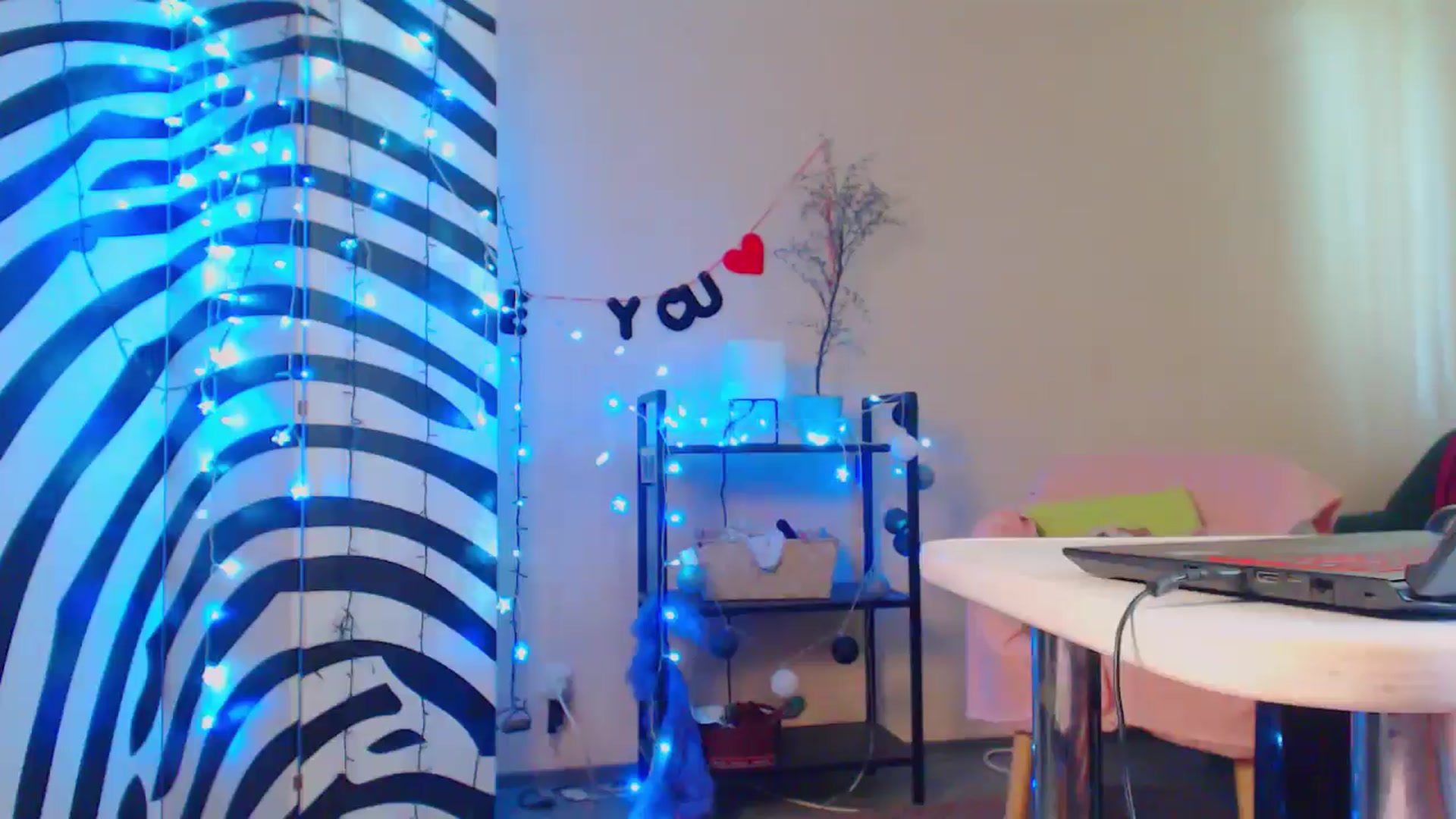 Gallery image thumbnail from Cos_Sexy's myfreecams stream on, 05/03/2024, 12:26 image 19 of 20