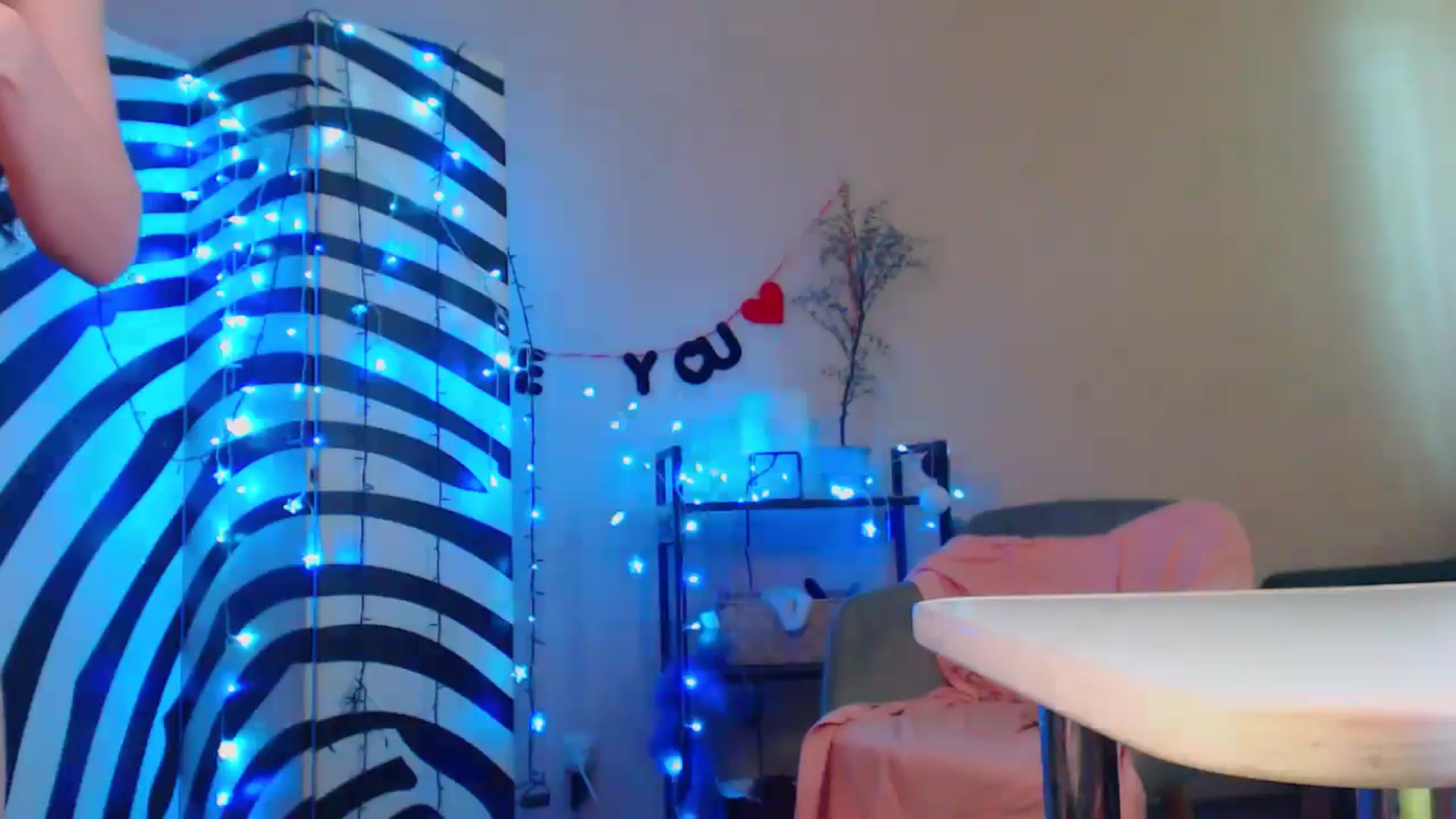 Gallery image thumbnail from Cos_Sexy's myfreecams stream on, 05/03/2024, 12:26 image 8 of 20