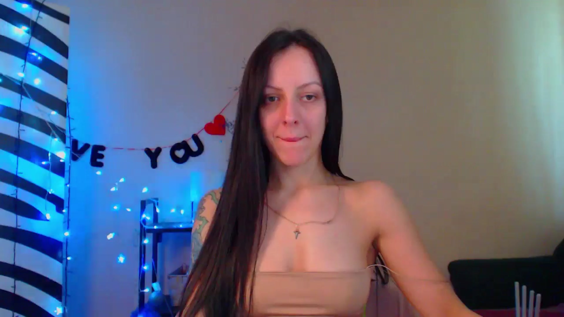 Gallery image thumbnail from Cos_Sexy's myfreecams stream on, 05/06/2024, 12:52 image 4 of 20