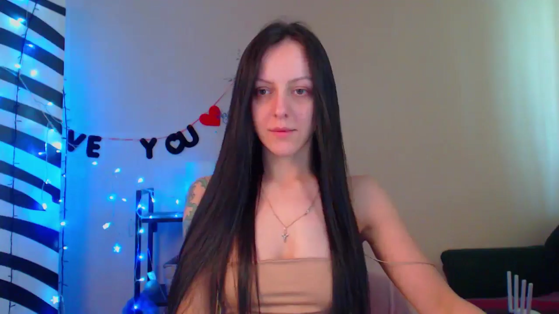 Gallery image thumbnail from Cos_Sexy's myfreecams stream on, 05/06/2024, 12:52 image 2 of 20