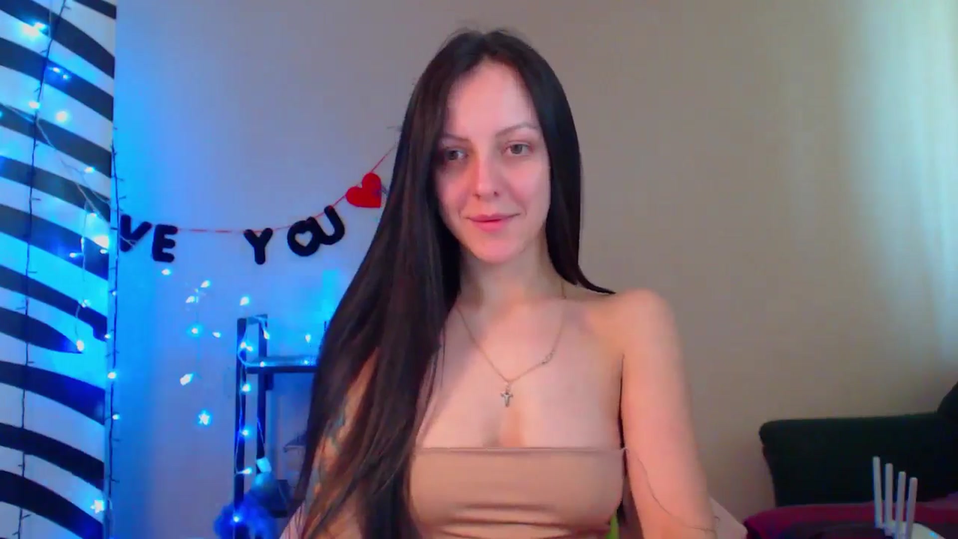 Gallery image thumbnail from Cos_Sexy's myfreecams stream on, 05/06/2024, 12:52 image 3 of 20