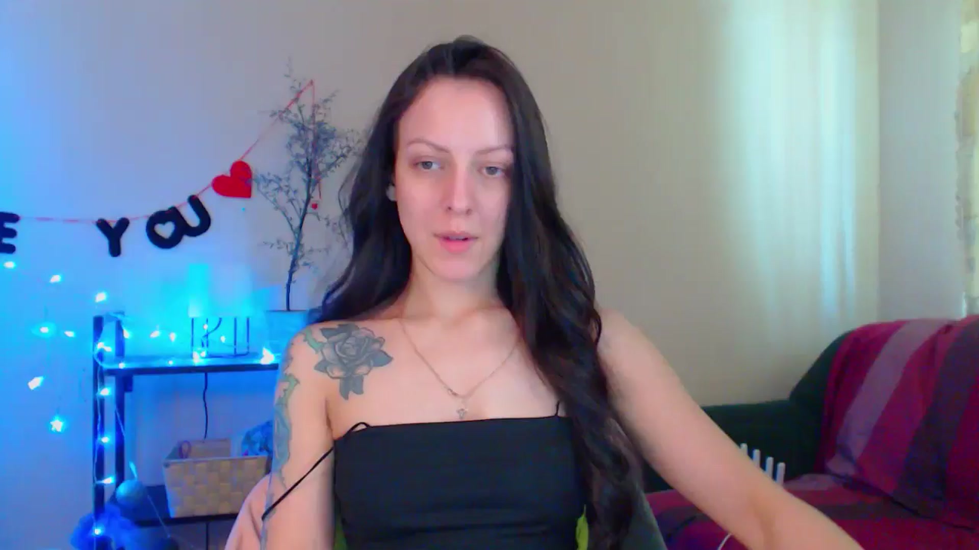 Gallery image thumbnail from Cos_Sexy's myfreecams stream on, 05/08/2024, 12:23 image 1 of 20