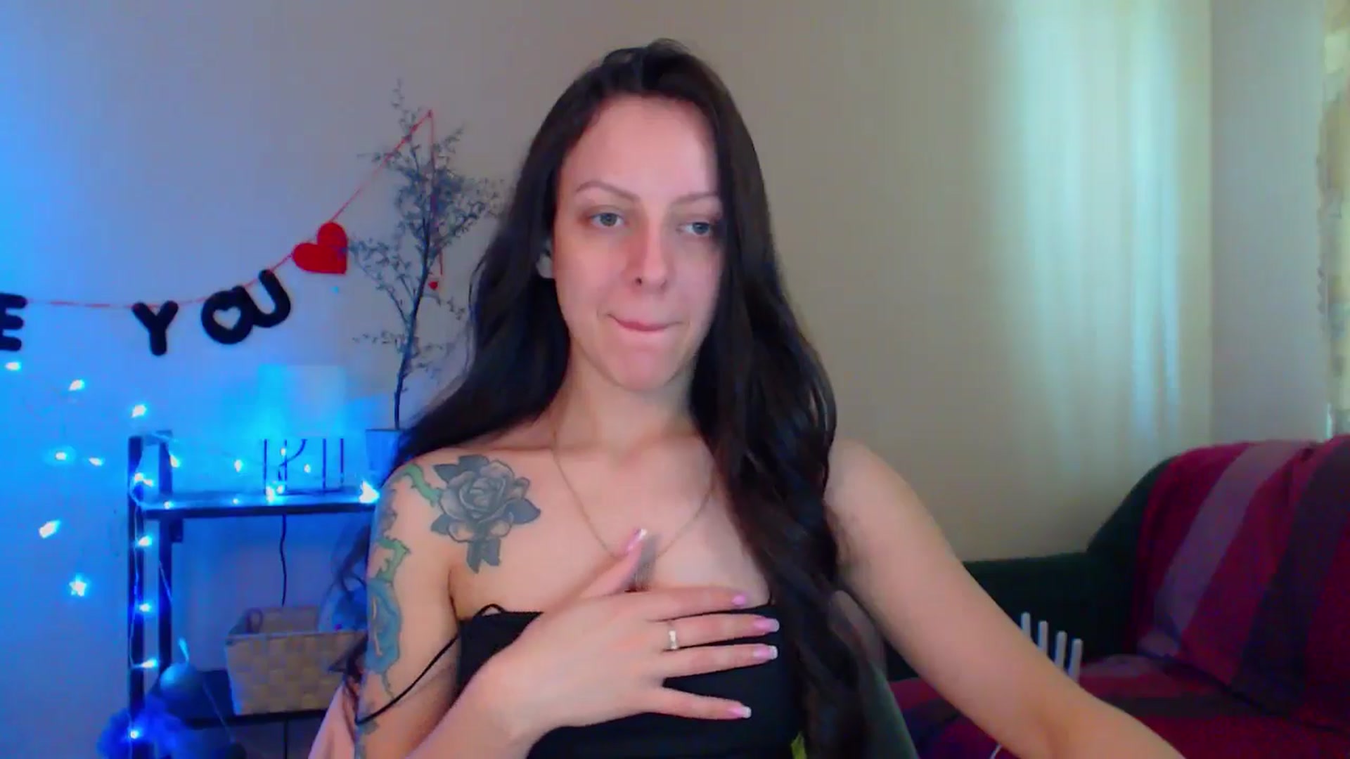 Gallery image thumbnail from Cos_Sexy's myfreecams stream on, 05/08/2024, 12:23 image 7 of 20