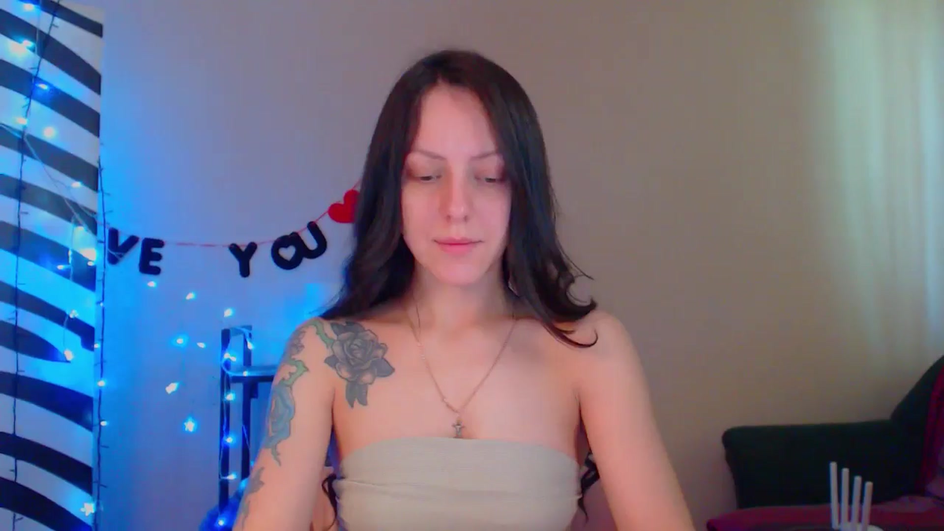 Gallery image thumbnail from Cos_Sexy's myfreecams stream on, 05/09/2024, 10:42 image 10 of 20