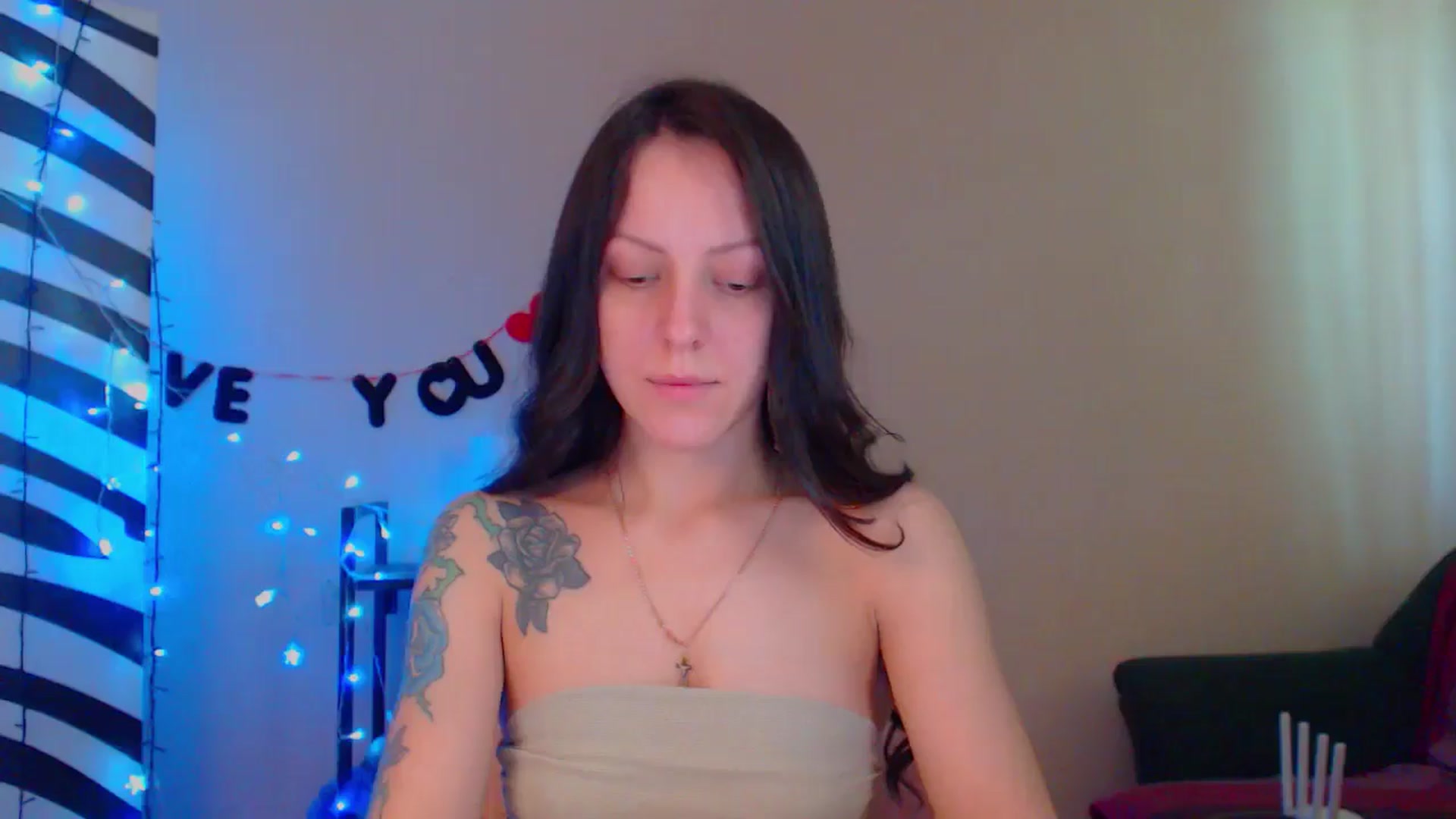 Gallery image thumbnail from Cos_Sexy's myfreecams stream on, 05/09/2024, 10:42 image 14 of 20