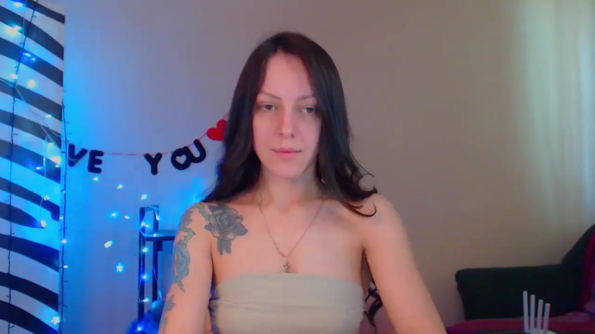 Gallery image thumbnail from Cos_Sexy's myfreecams stream on, 05/09/2024, 10:42 image 12 of 20