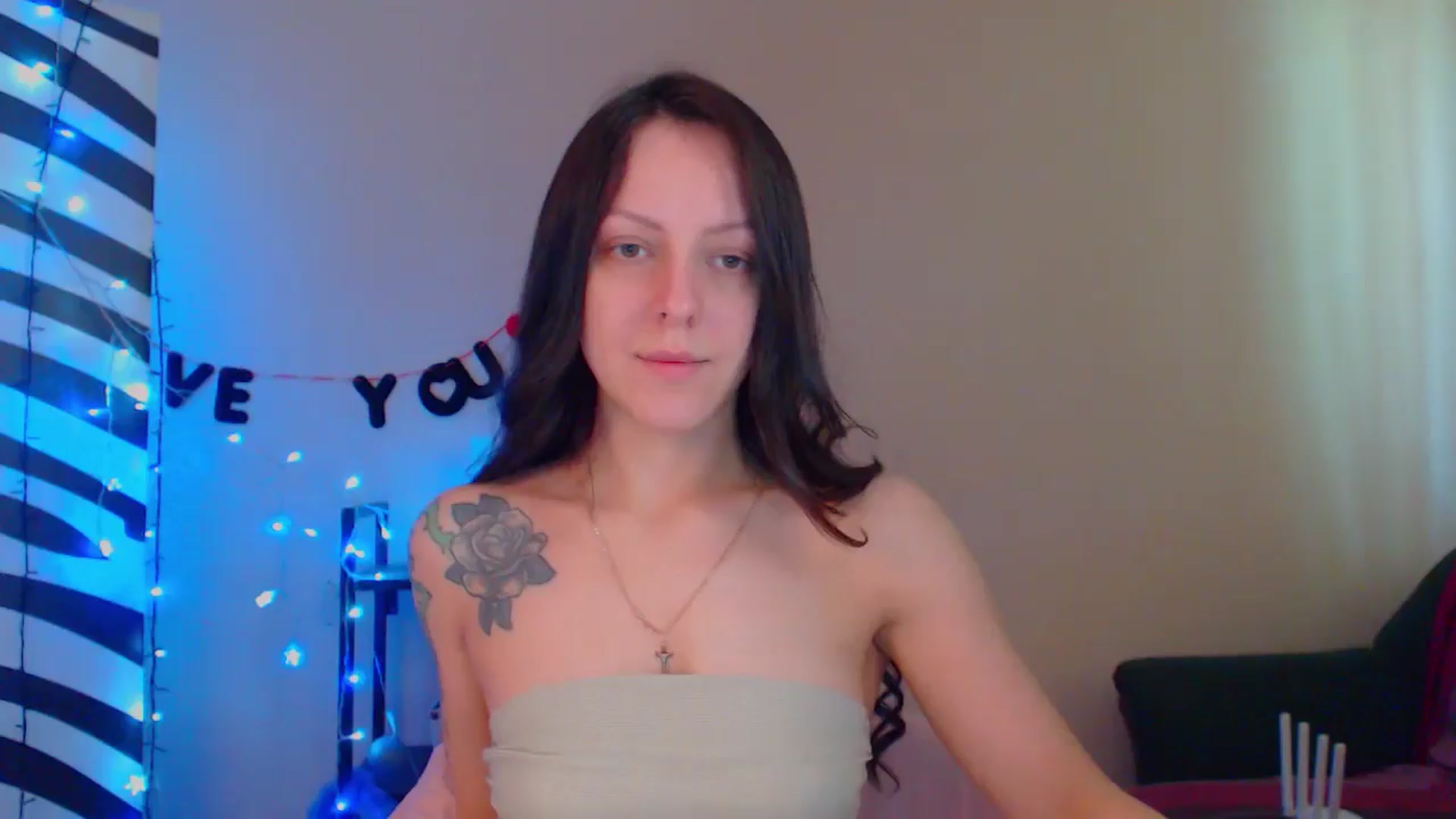 Gallery image thumbnail from Cos_Sexy's myfreecams stream on, 05/09/2024, 10:42 image 15 of 20