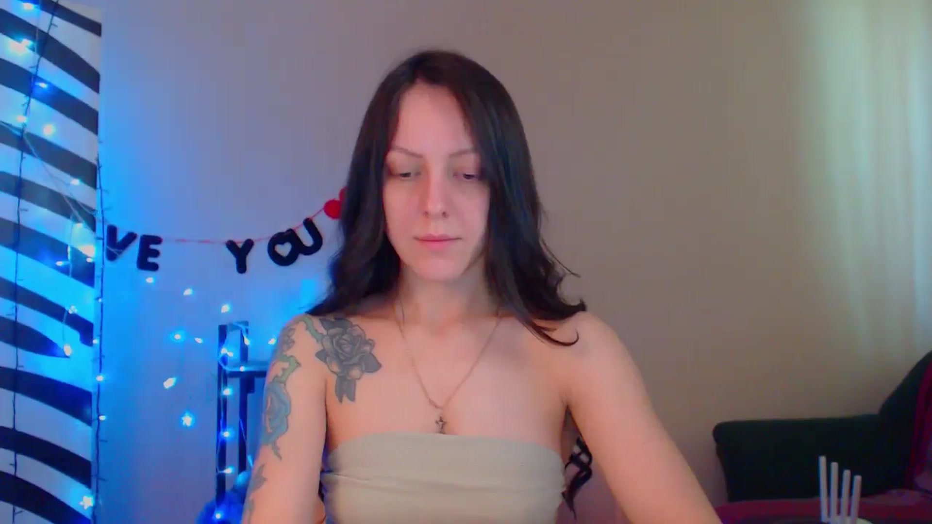 Gallery image thumbnail from Cos_Sexy's myfreecams stream on, 05/09/2024, 10:42 image 11 of 20