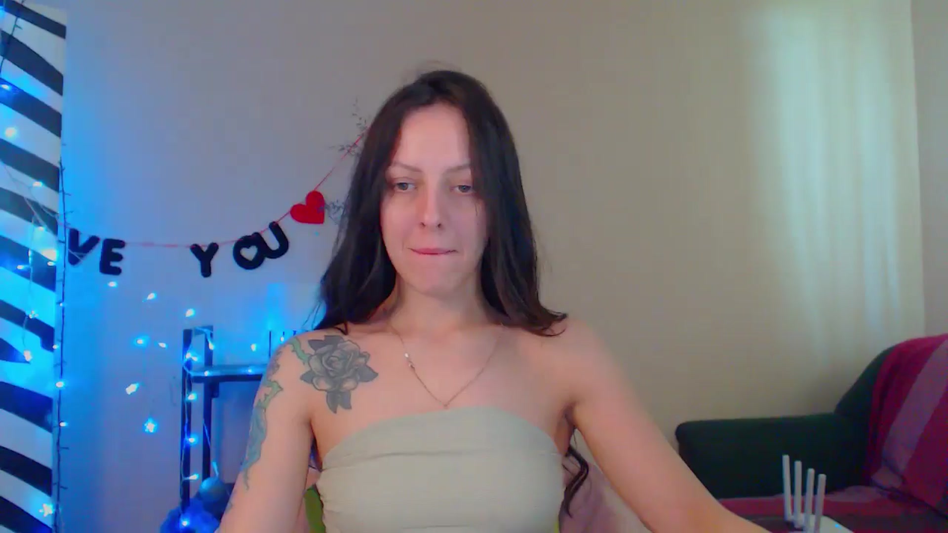 Gallery image thumbnail from Cos_Sexy's myfreecams stream on, 05/09/2024, 13:47 image 19 of 20