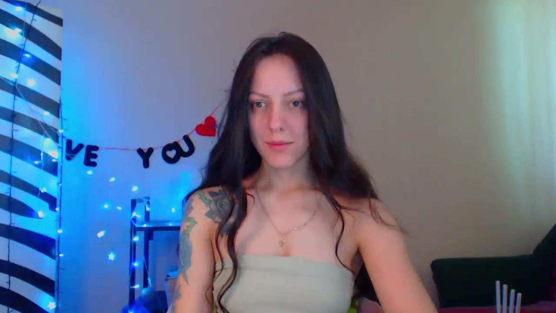 Gallery image thumbnail from Cos_Sexy's myfreecams stream on, 05/10/2024, 11:08 image 10 of 20