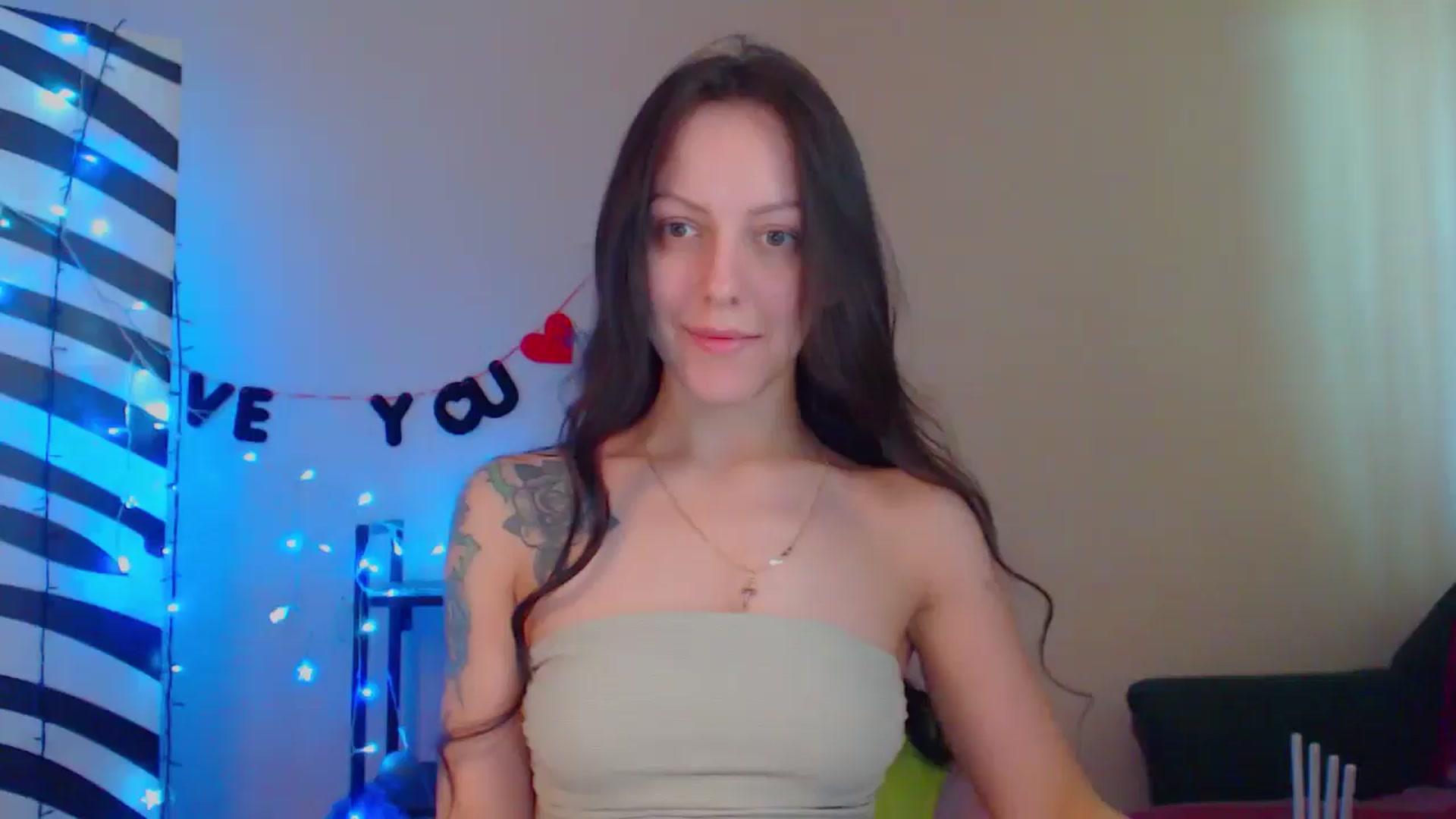 Gallery image thumbnail from Cos_Sexy's myfreecams stream on, 05/10/2024, 11:08 image 4 of 20