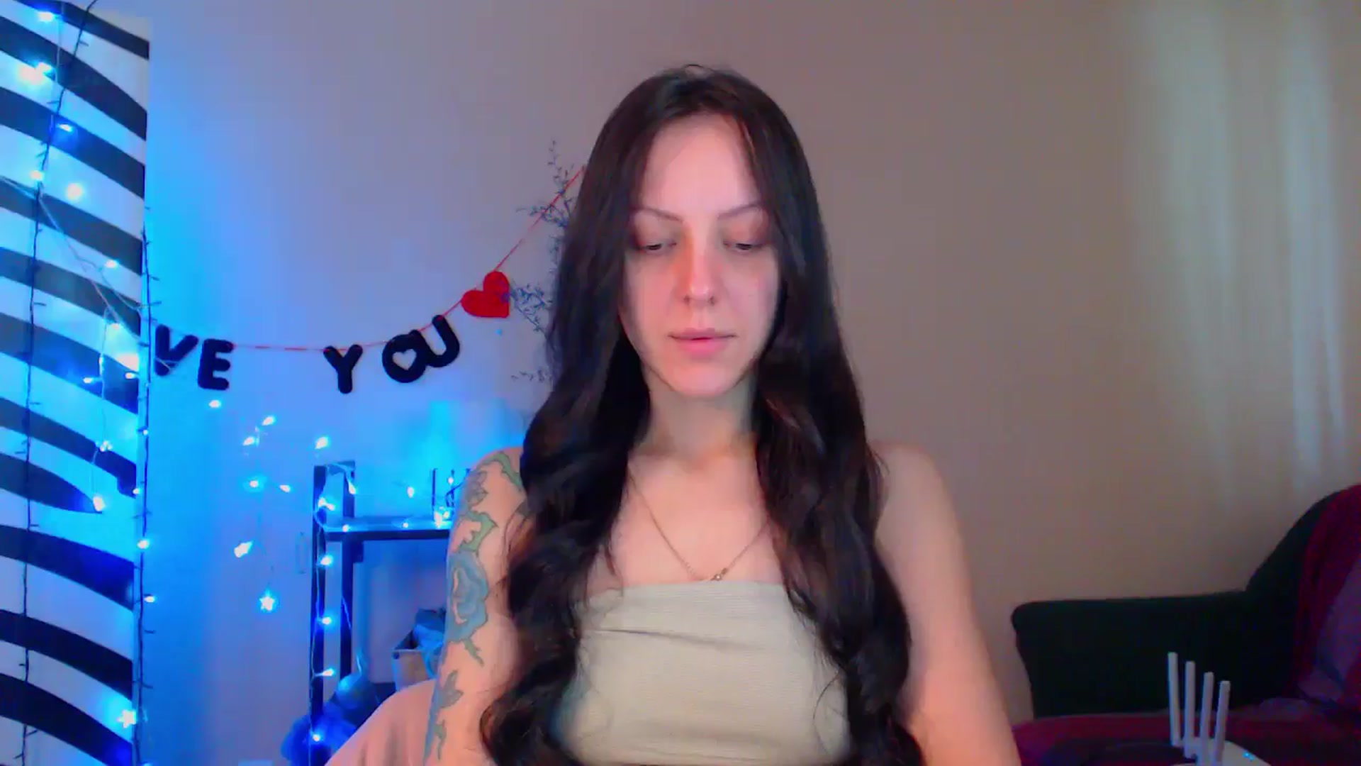 Gallery image thumbnail from Cos_Sexy's myfreecams stream on, 05/13/2024, 10:25 image 17 of 20
